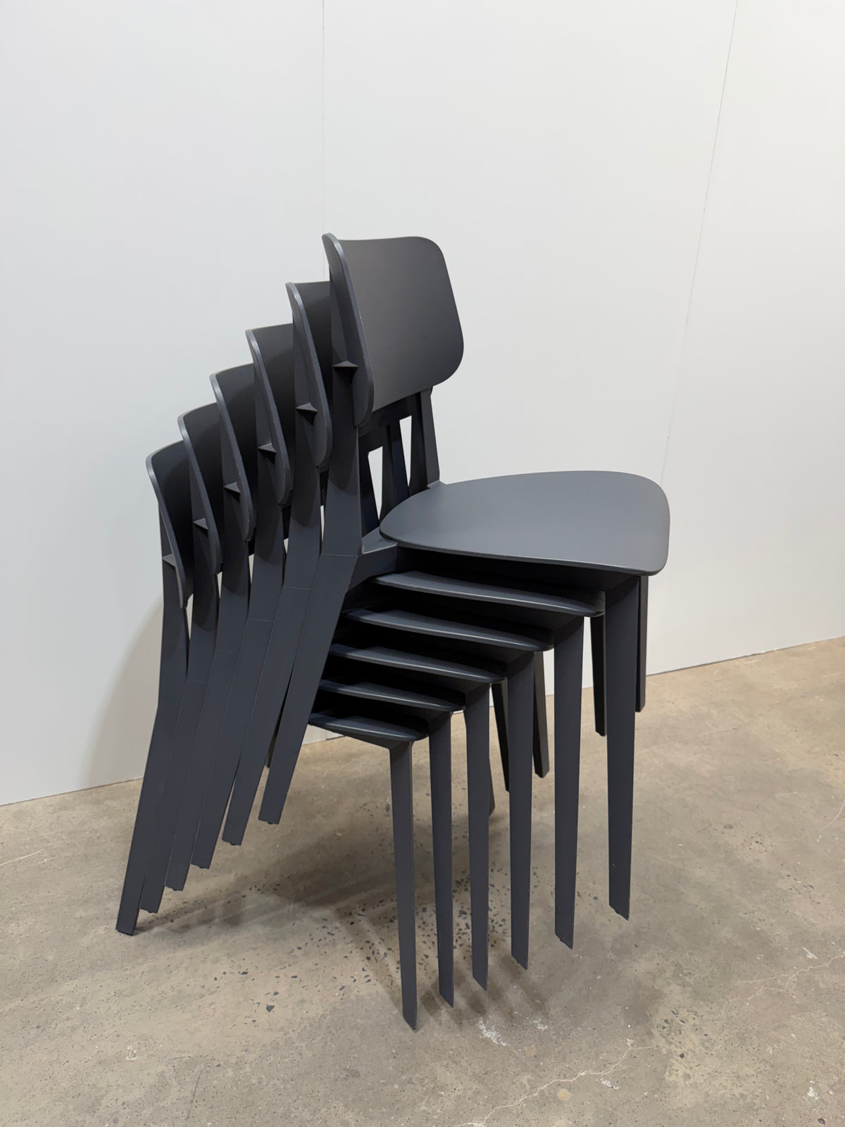 TOOU Stellar Chair by Sander Mulder – Anthracite (Dark Grey)