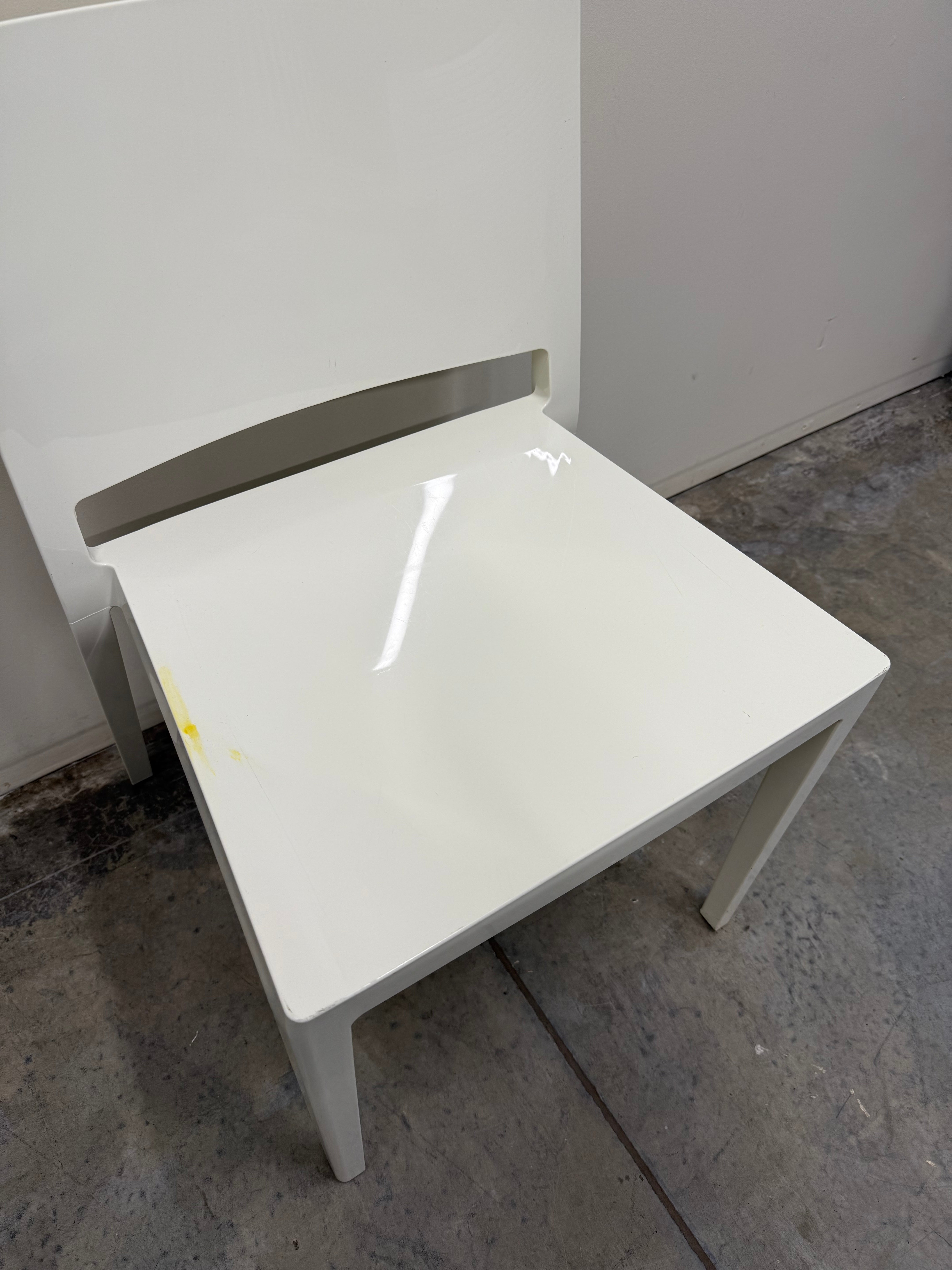 Kartell Lizz Chair – Designed by Piero Lissoni (White)