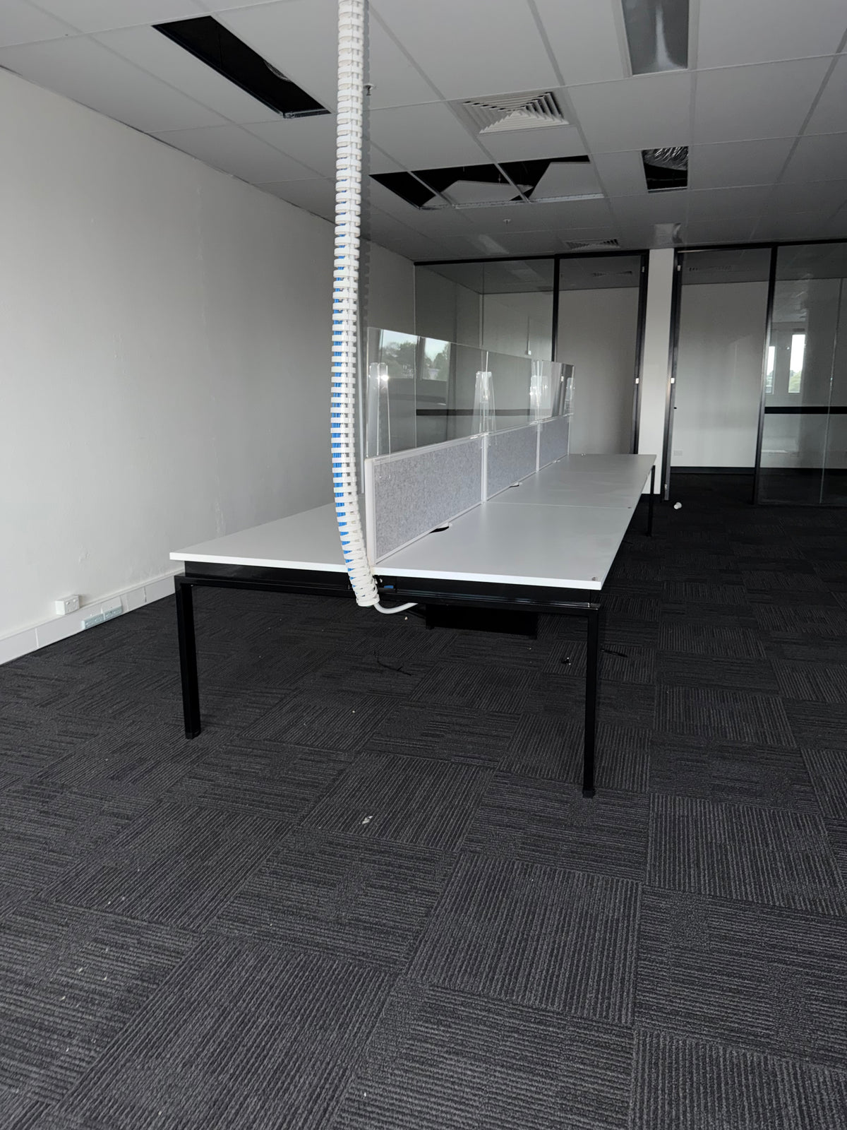 Krost 6 Person Back-to-Back Office Workstation Desk