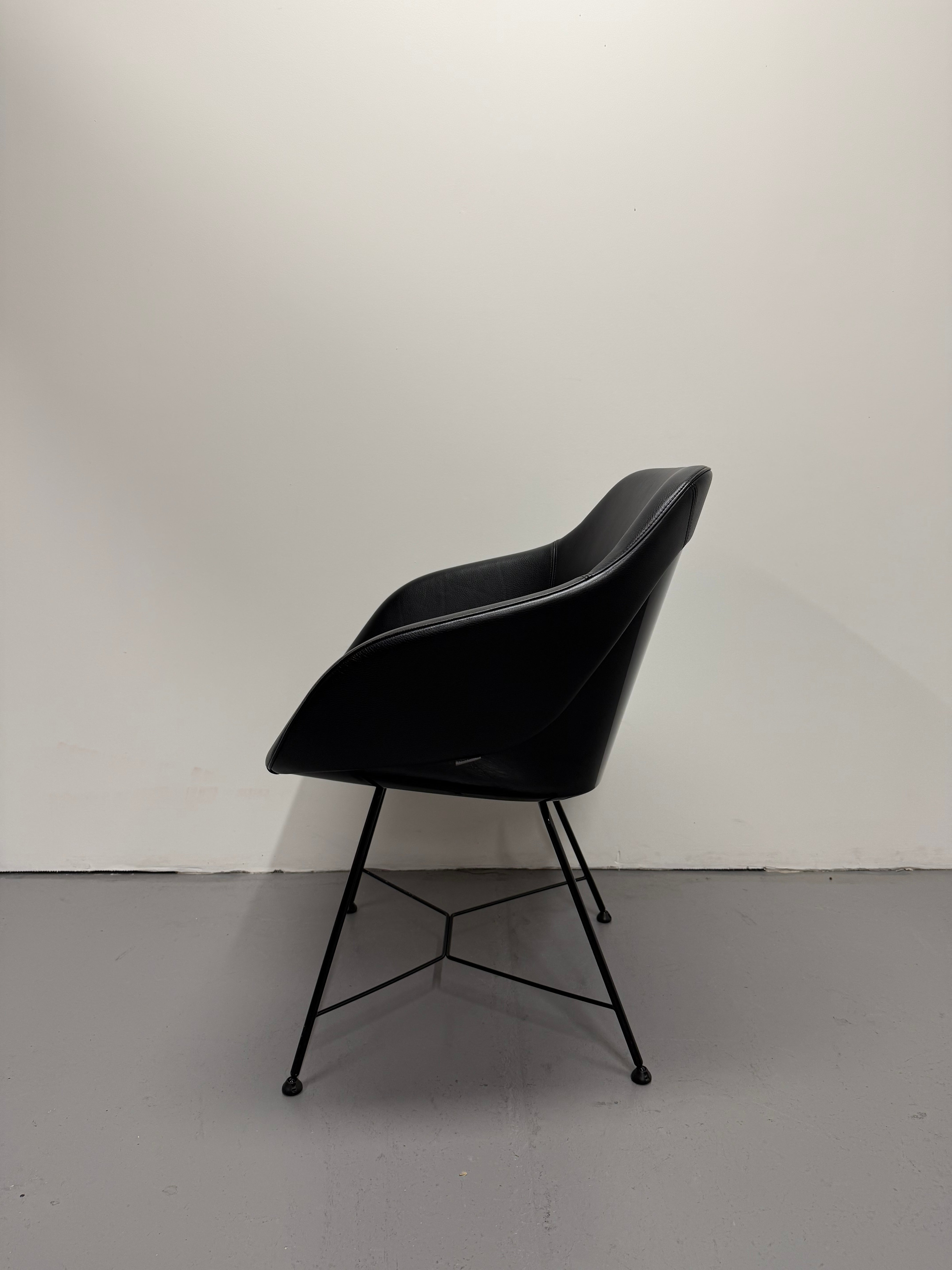 Walter Knoll Turtle Chair - Black Leather with Wire Base