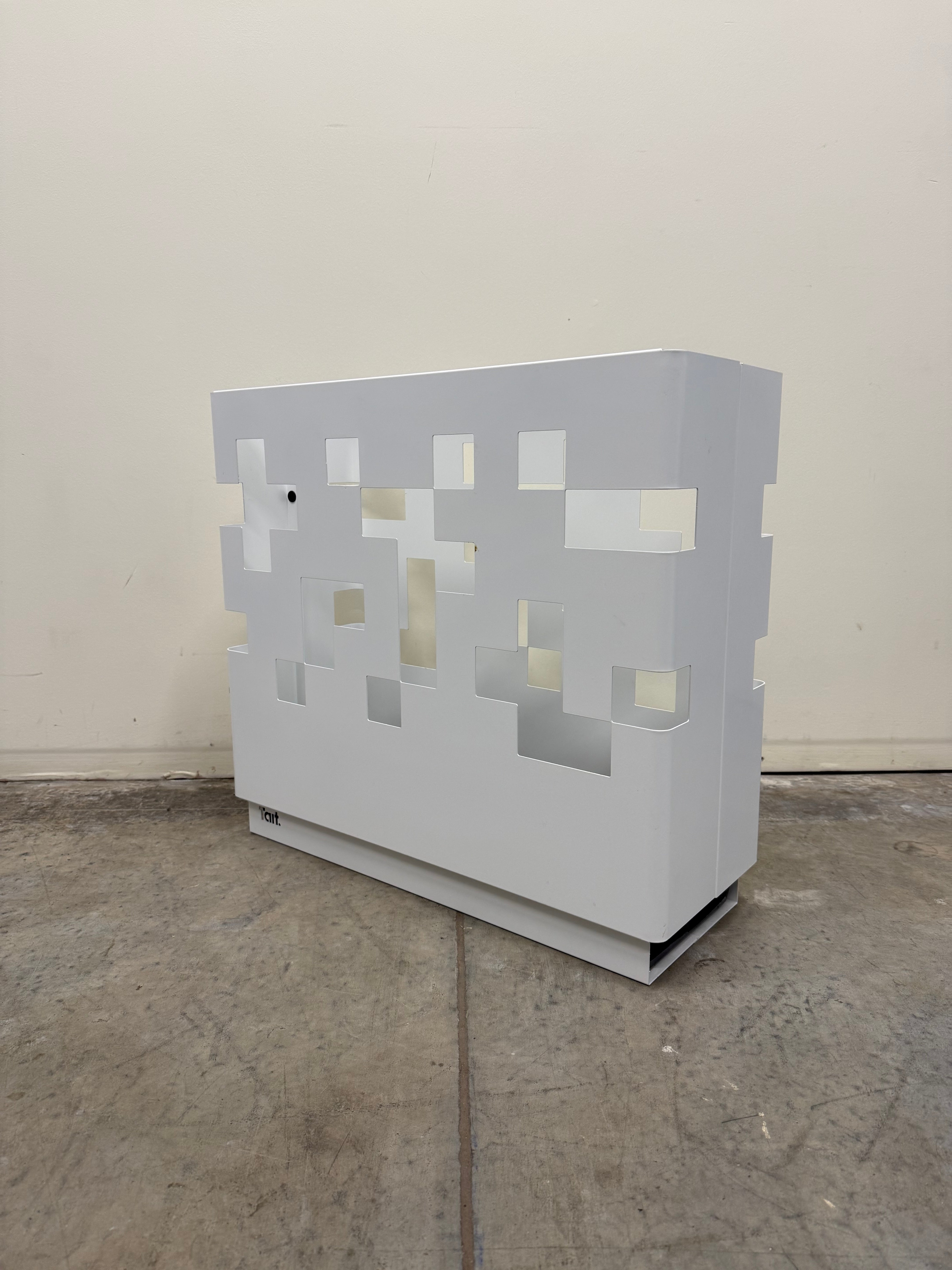 Tait Planter Box Garden Wall – Vertical Planter (Blue and White)