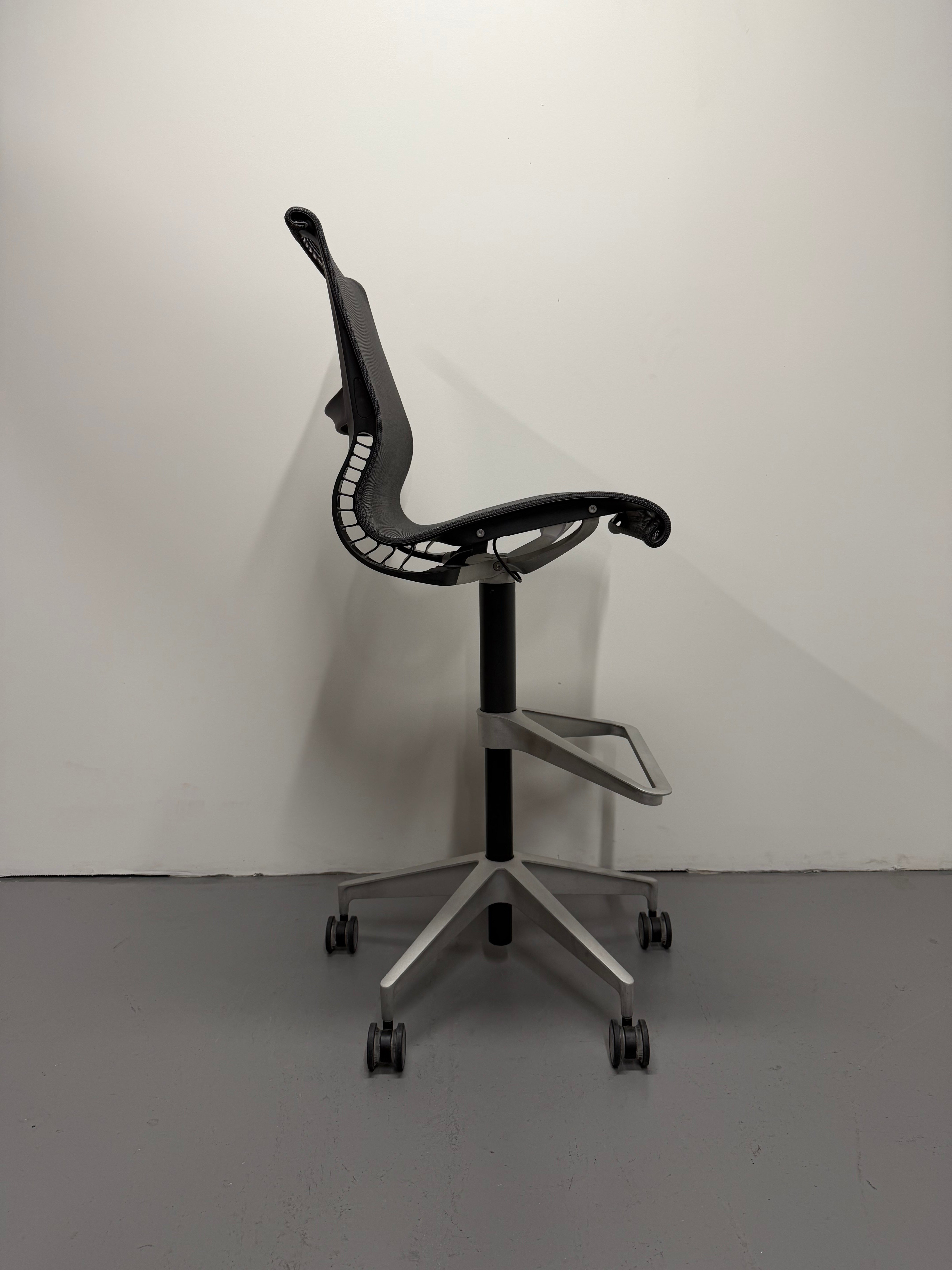 Herman Miller Setu Stool - Armless / Graphite Grey