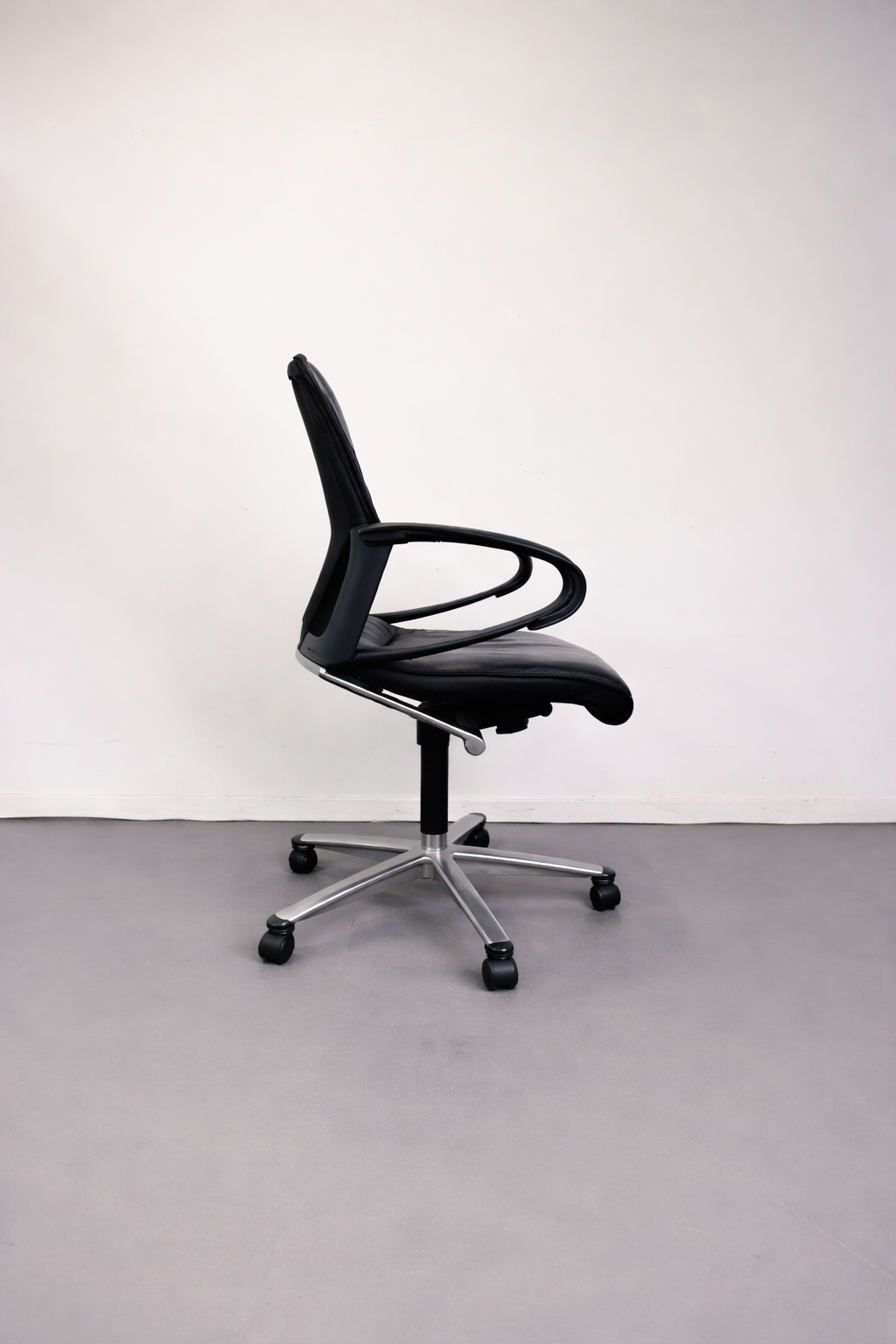 Wilkhahn Modus Executive 283/71 - (Low-Back Swivel Chair)