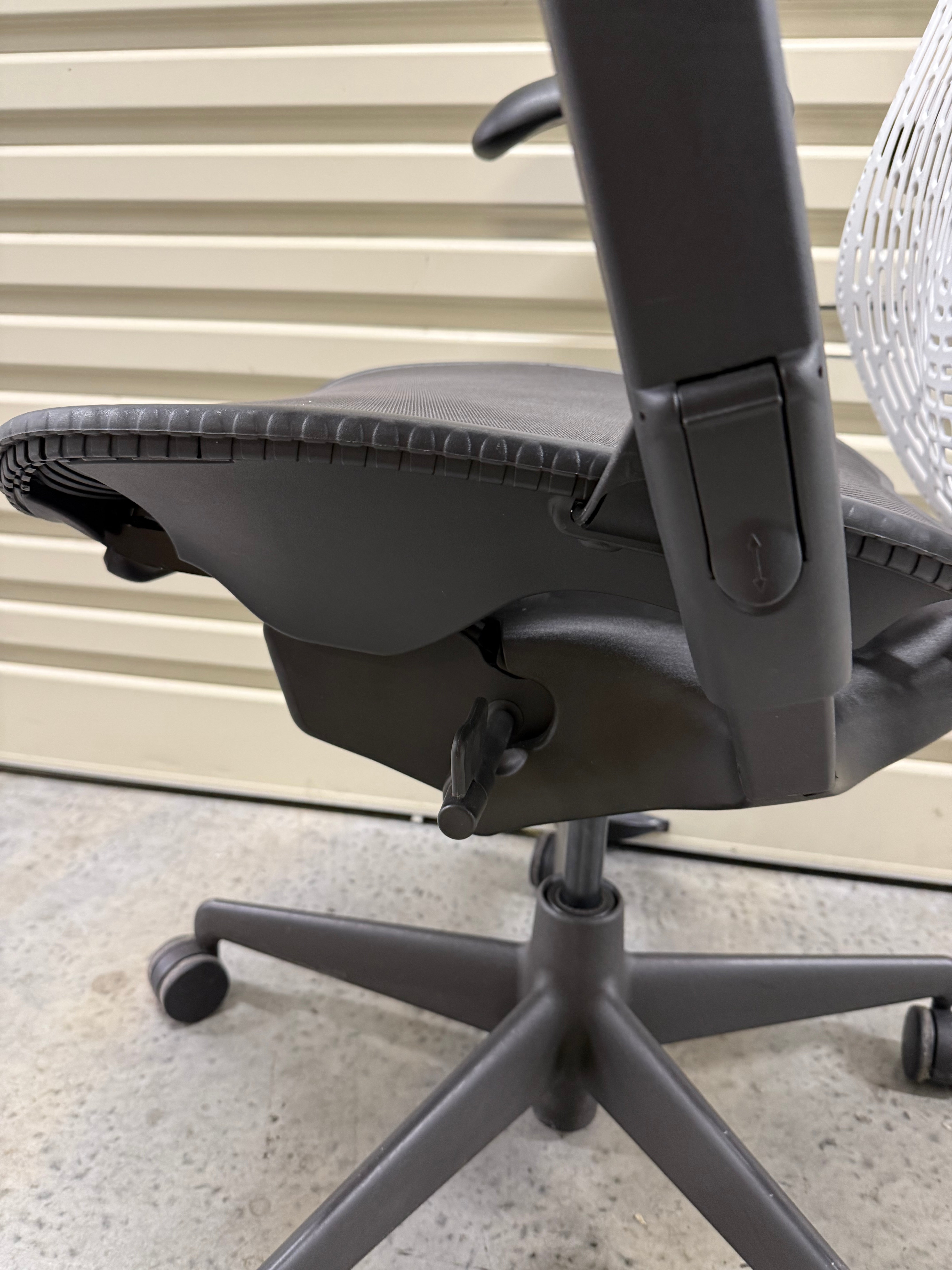 Herman Miller Mirra Chair - Armrest – Custom Build (New Alpine White Back, Grey Seat)