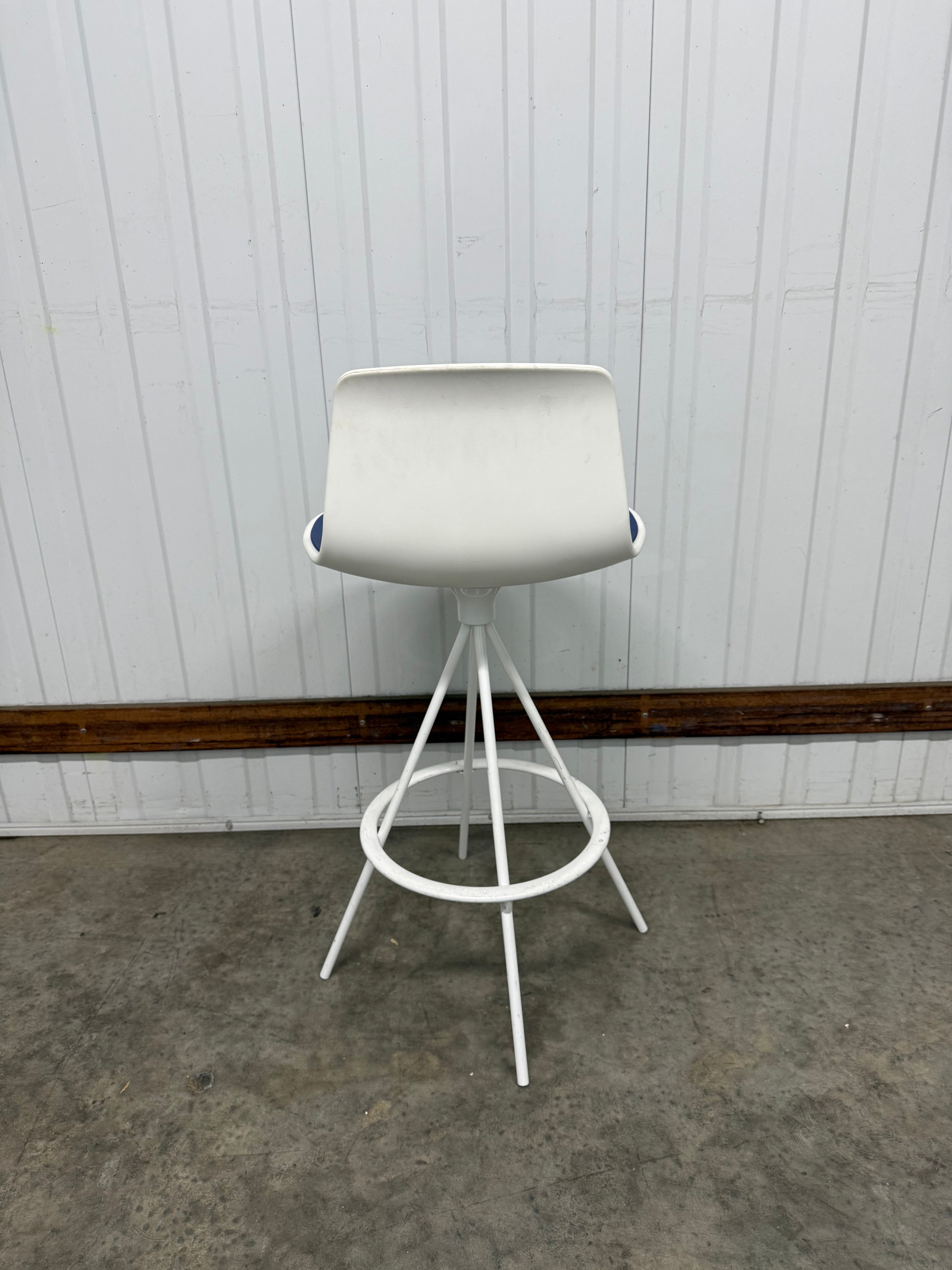 Enea Lottus Barstool – White with Blue Seat Pad