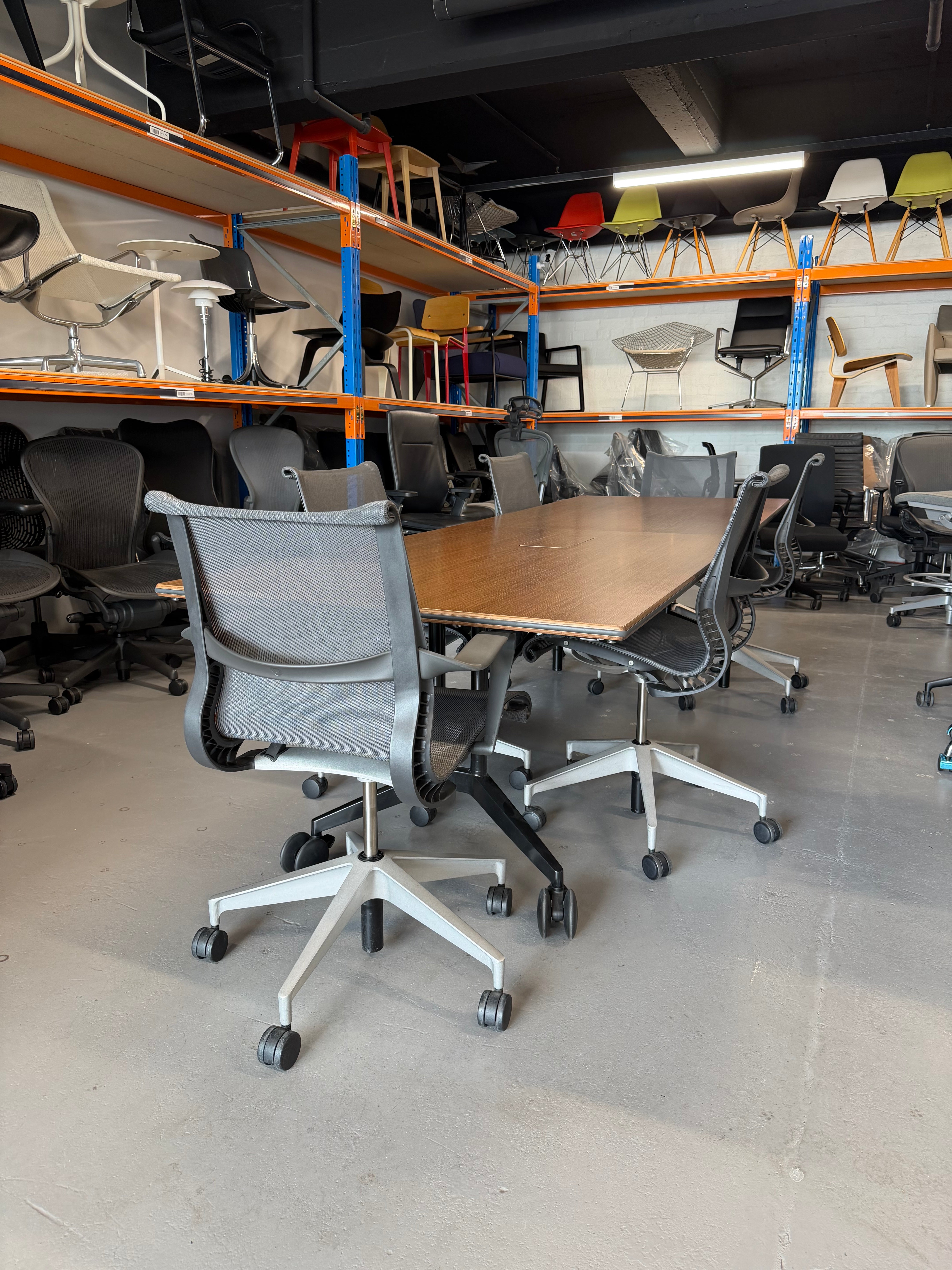 Wilkhahn Confair Walnut - 3000x1000