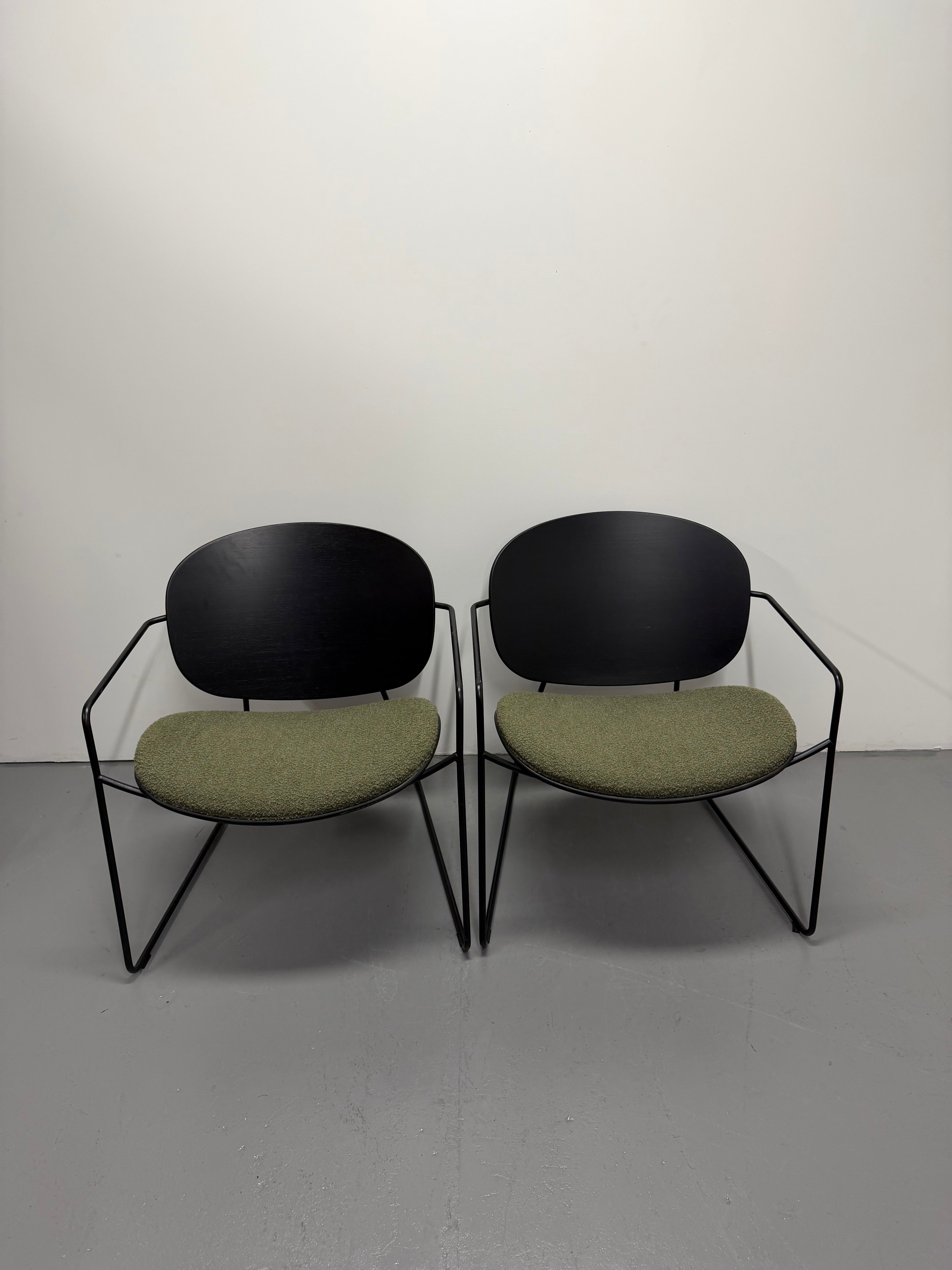 Infiniti Tondina Lounge Armchair – Black / Olive Upholstery