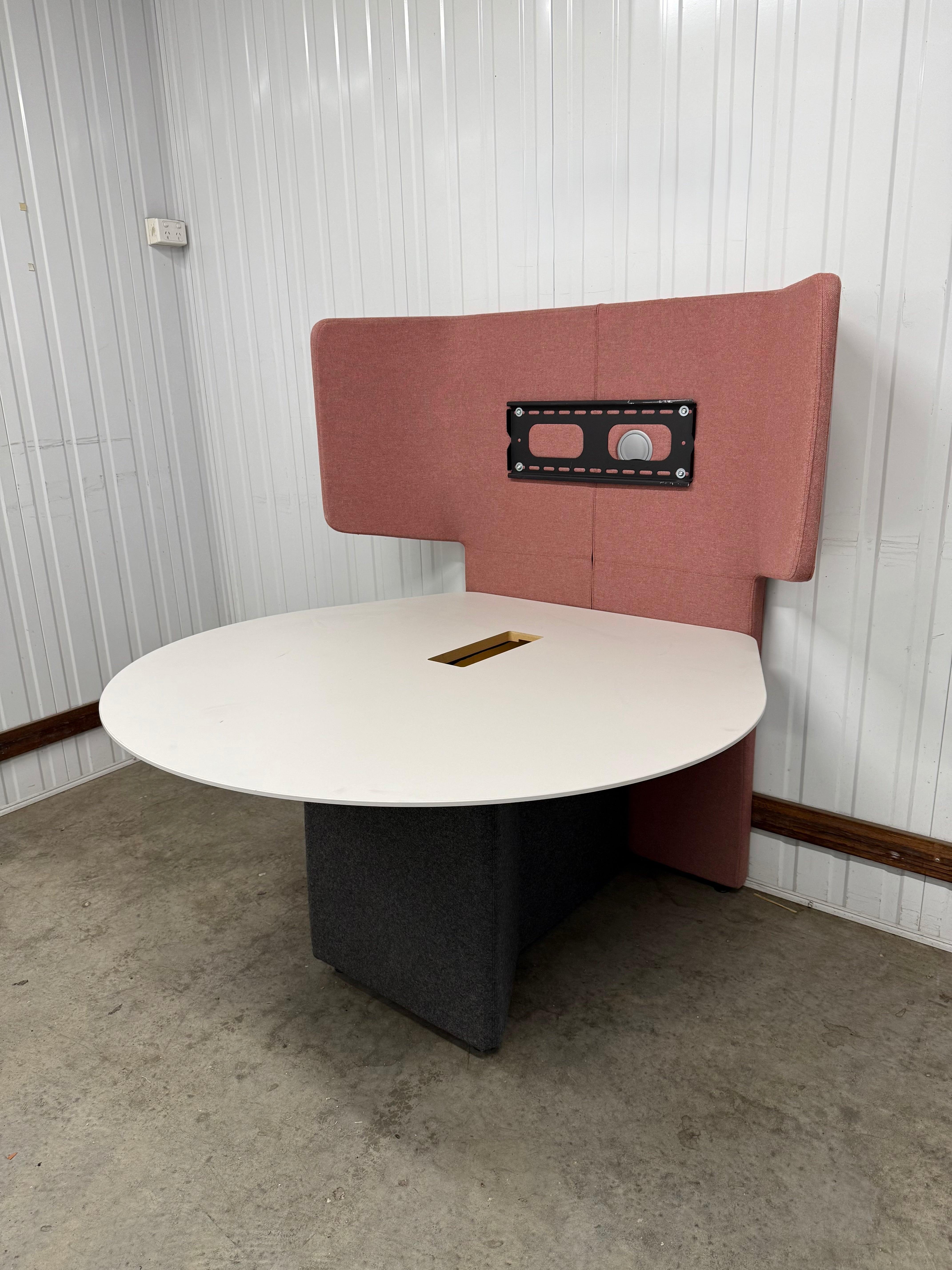 Orangebox Away From The Desk Media Unit - Collaboration desk