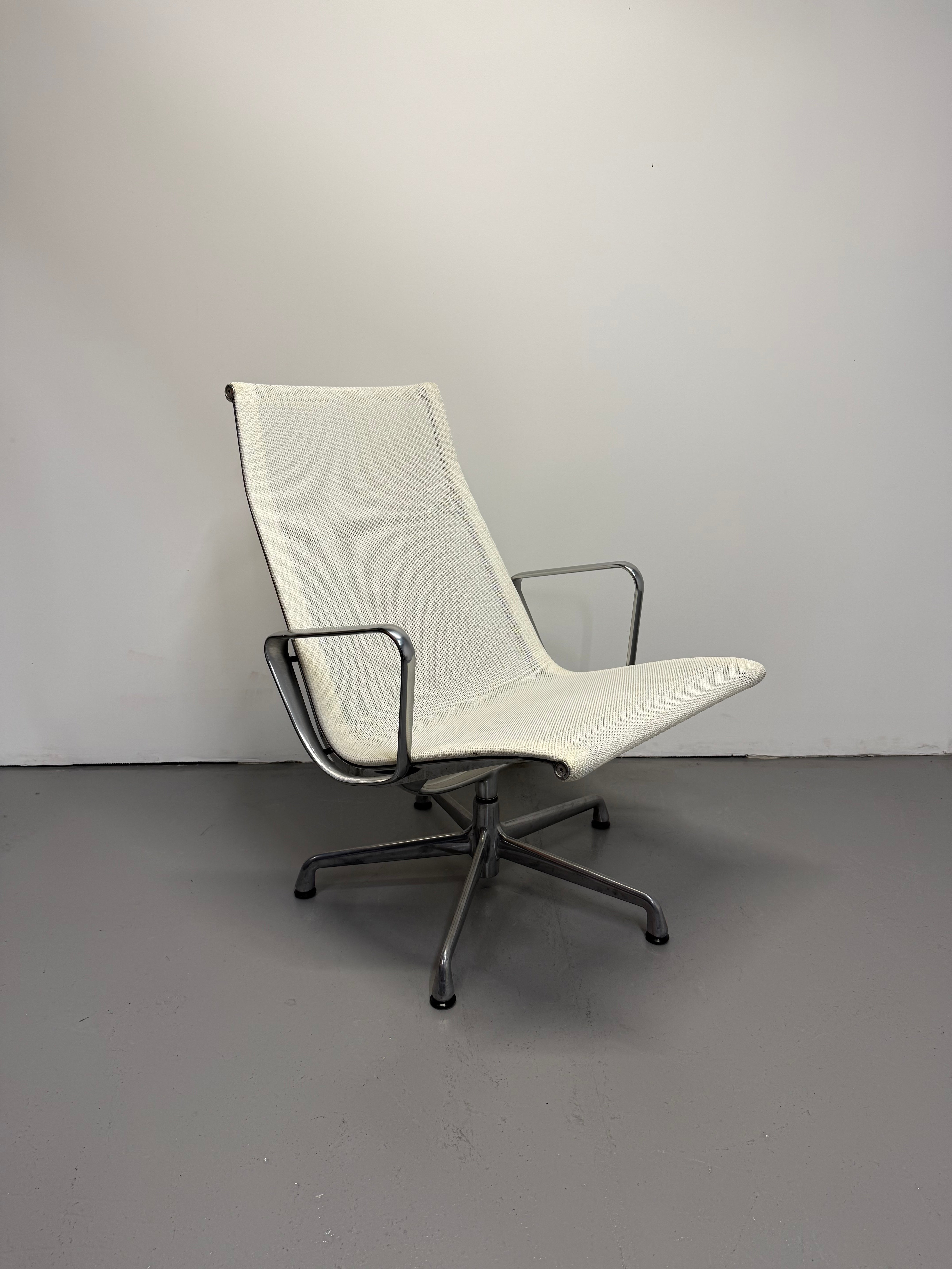 Herman Miller EA 116 Eames Aluminum Group Lounge Chair - White Mesh