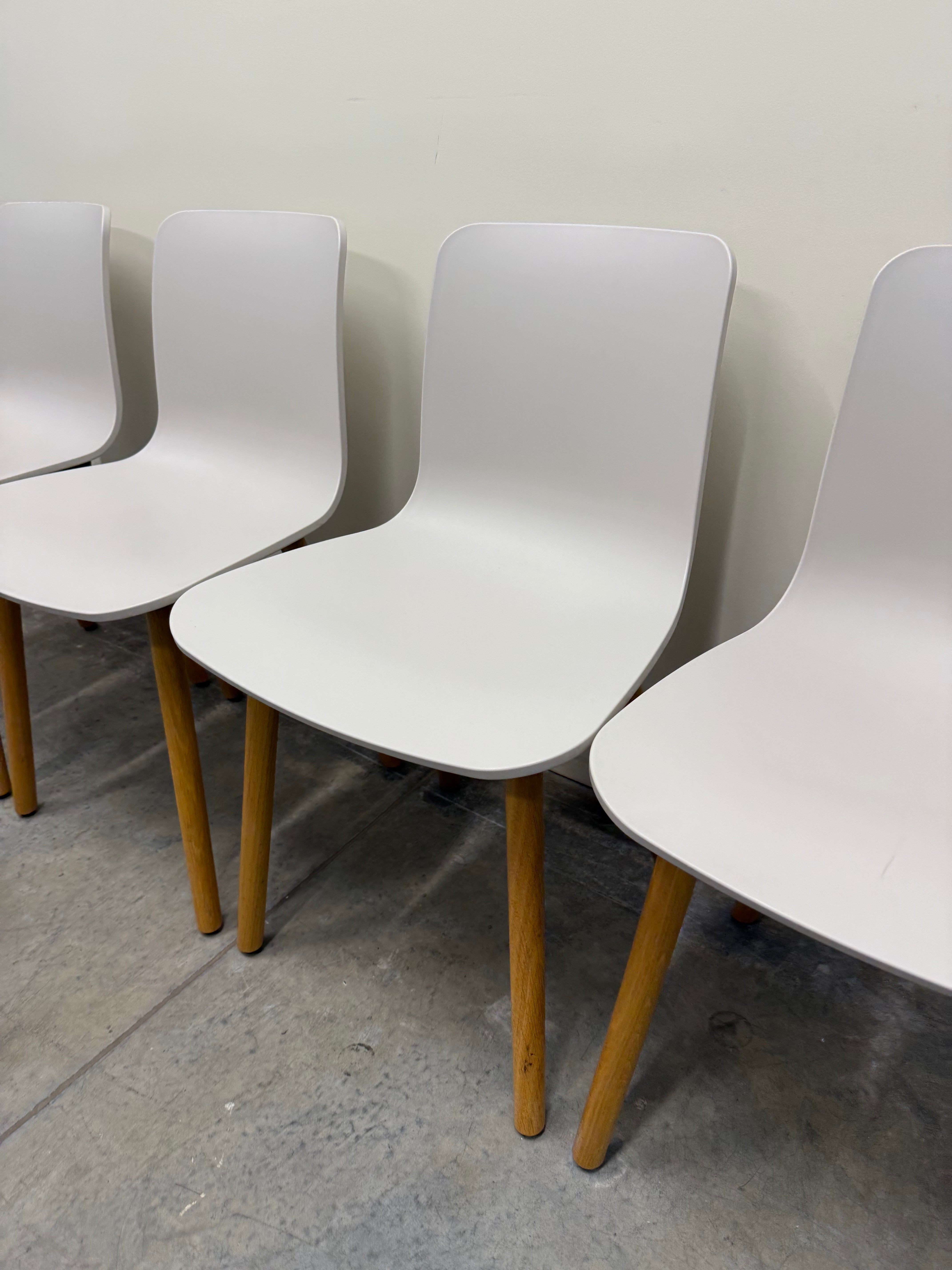 Vitra HAL Wood Chair – Very Light Grey Seat with Oak Legs by Jasper Morrison