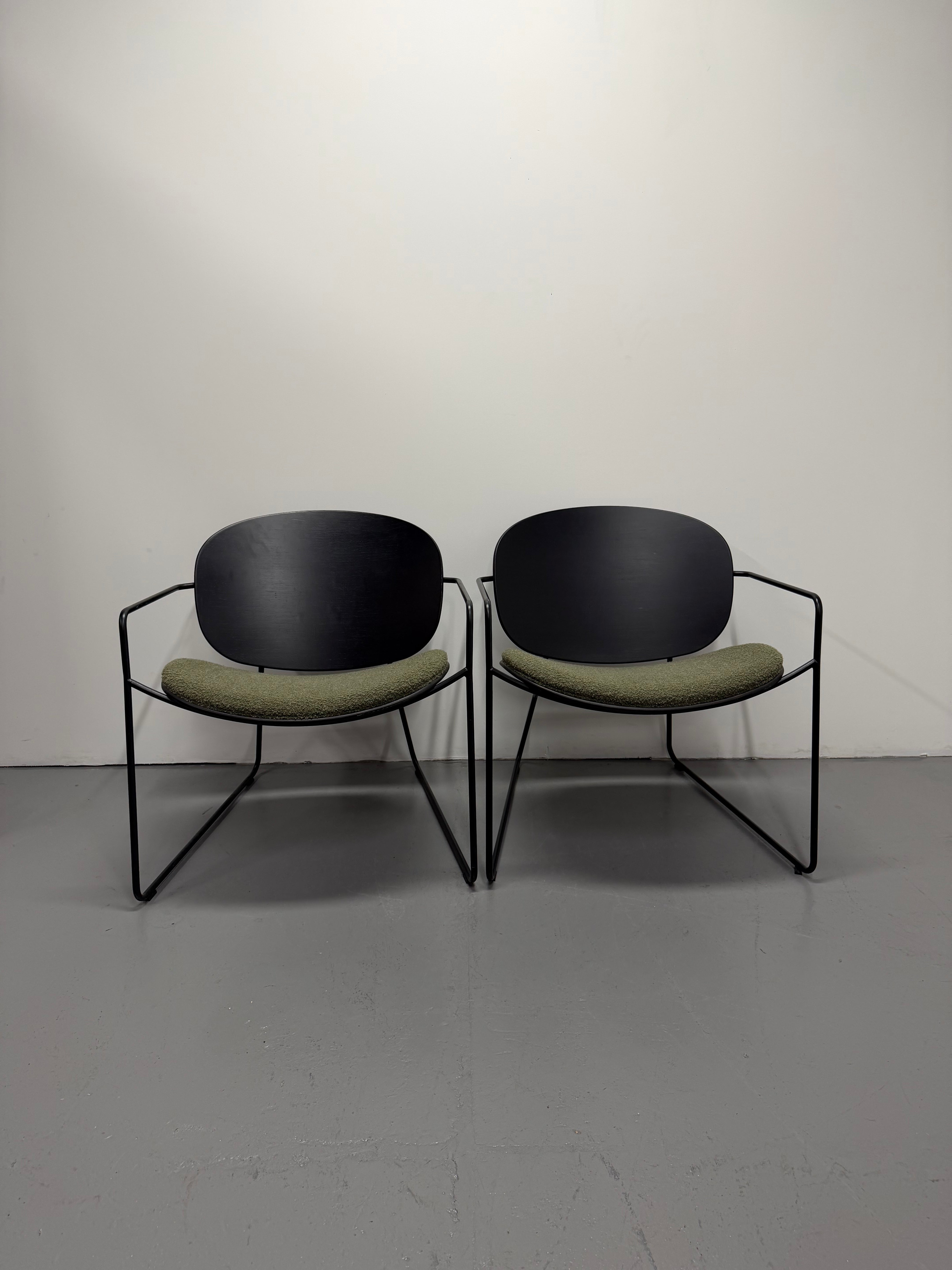 Infiniti Tondina Lounge Armchair – Black / Olive Upholstery