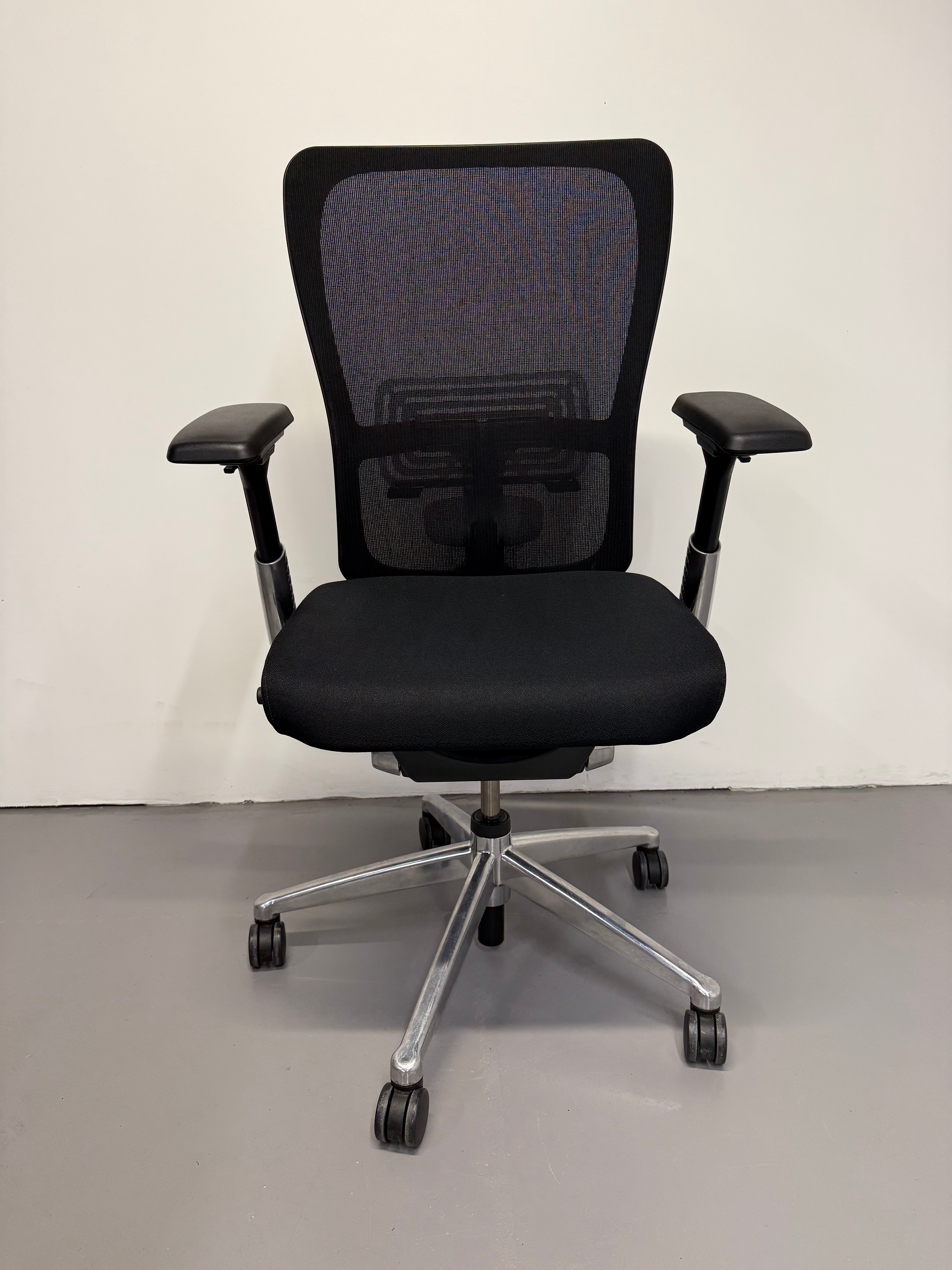 Haworth Zody Ergonomic Office Chair – With 4D Armrests