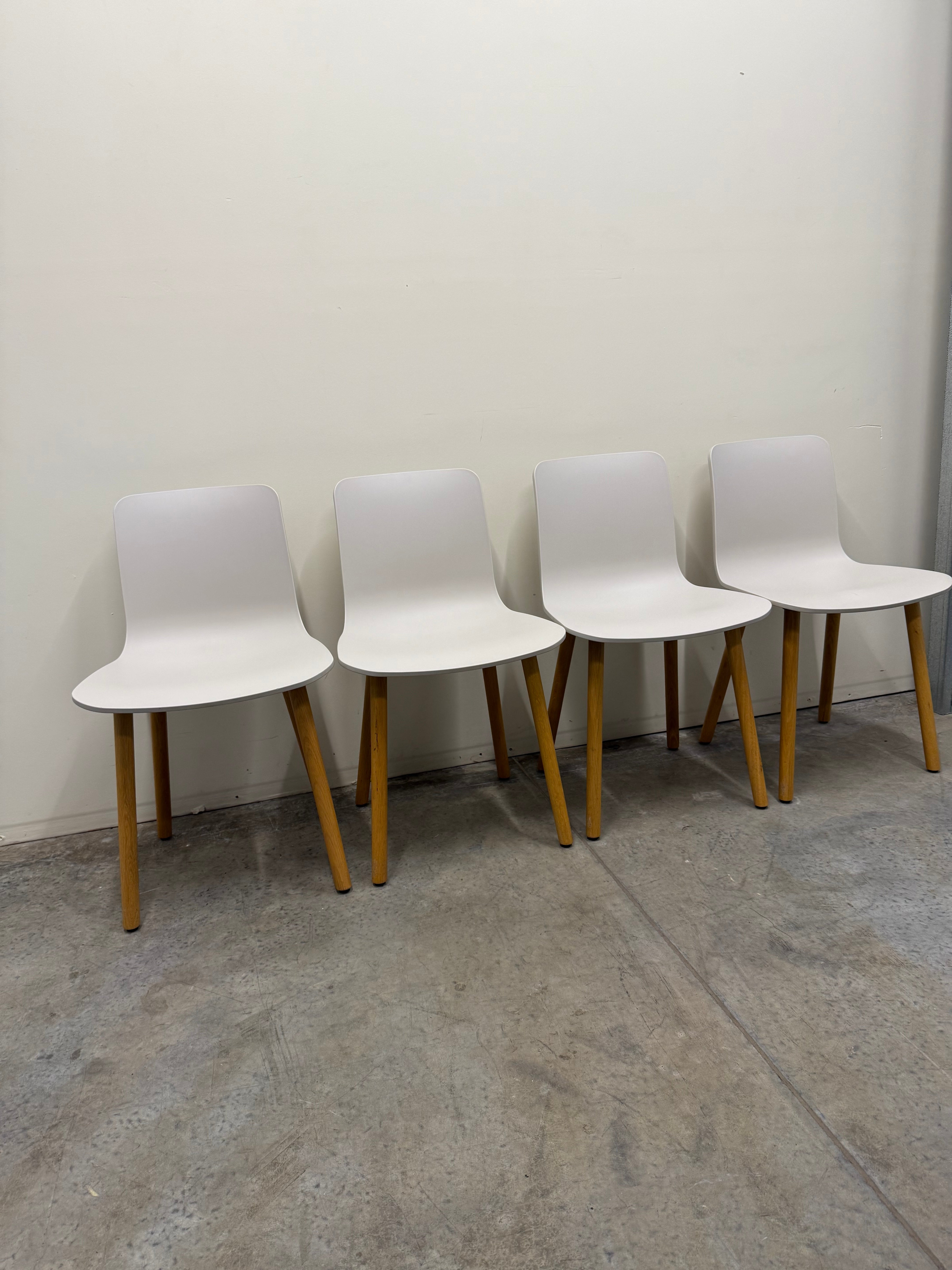 Vitra HAL Wood Chair – Very Light Grey Seat with Oak Legs by Jasper Morrison