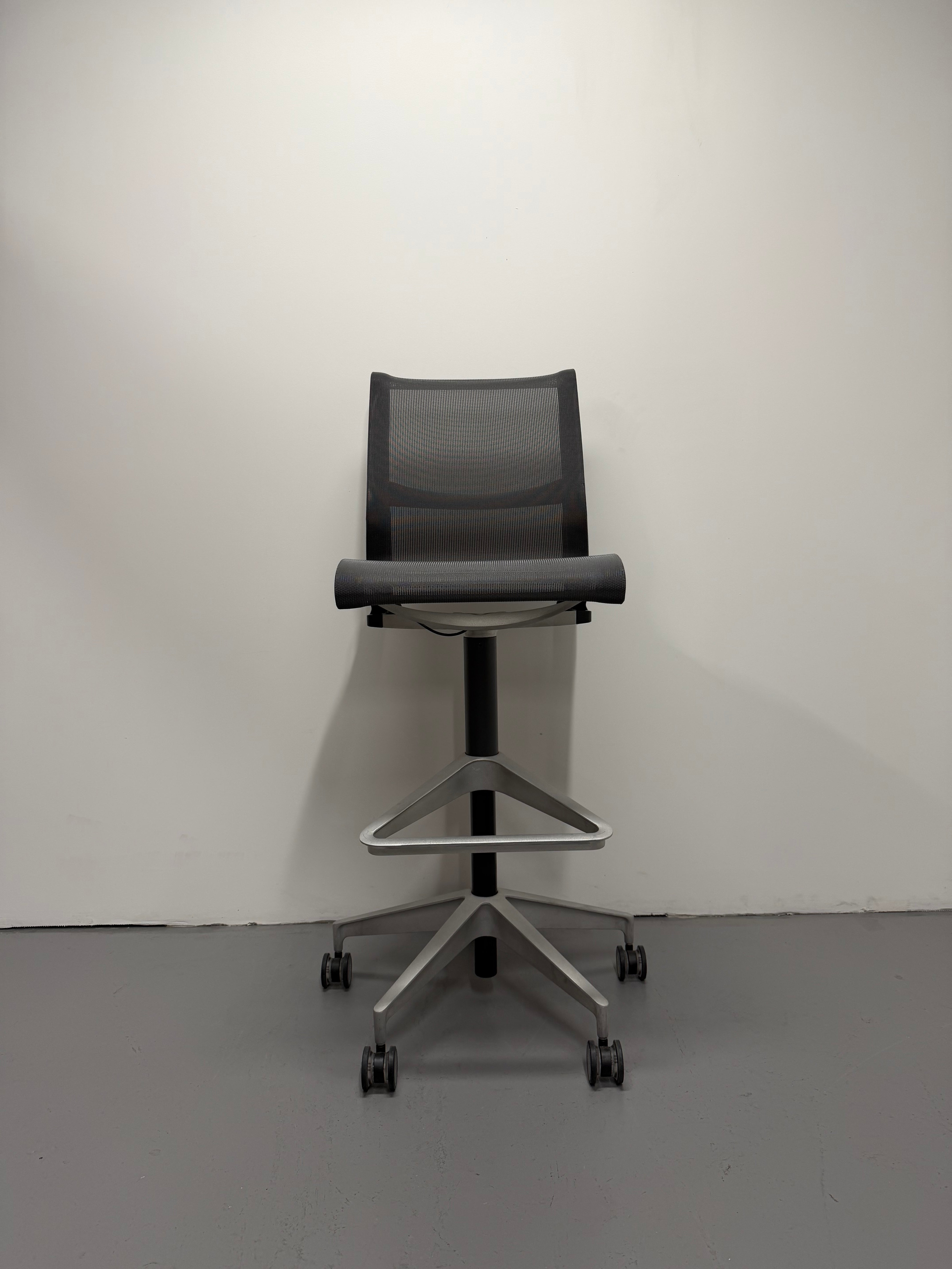 Herman Miller Setu Stool - Armless / Graphite Grey