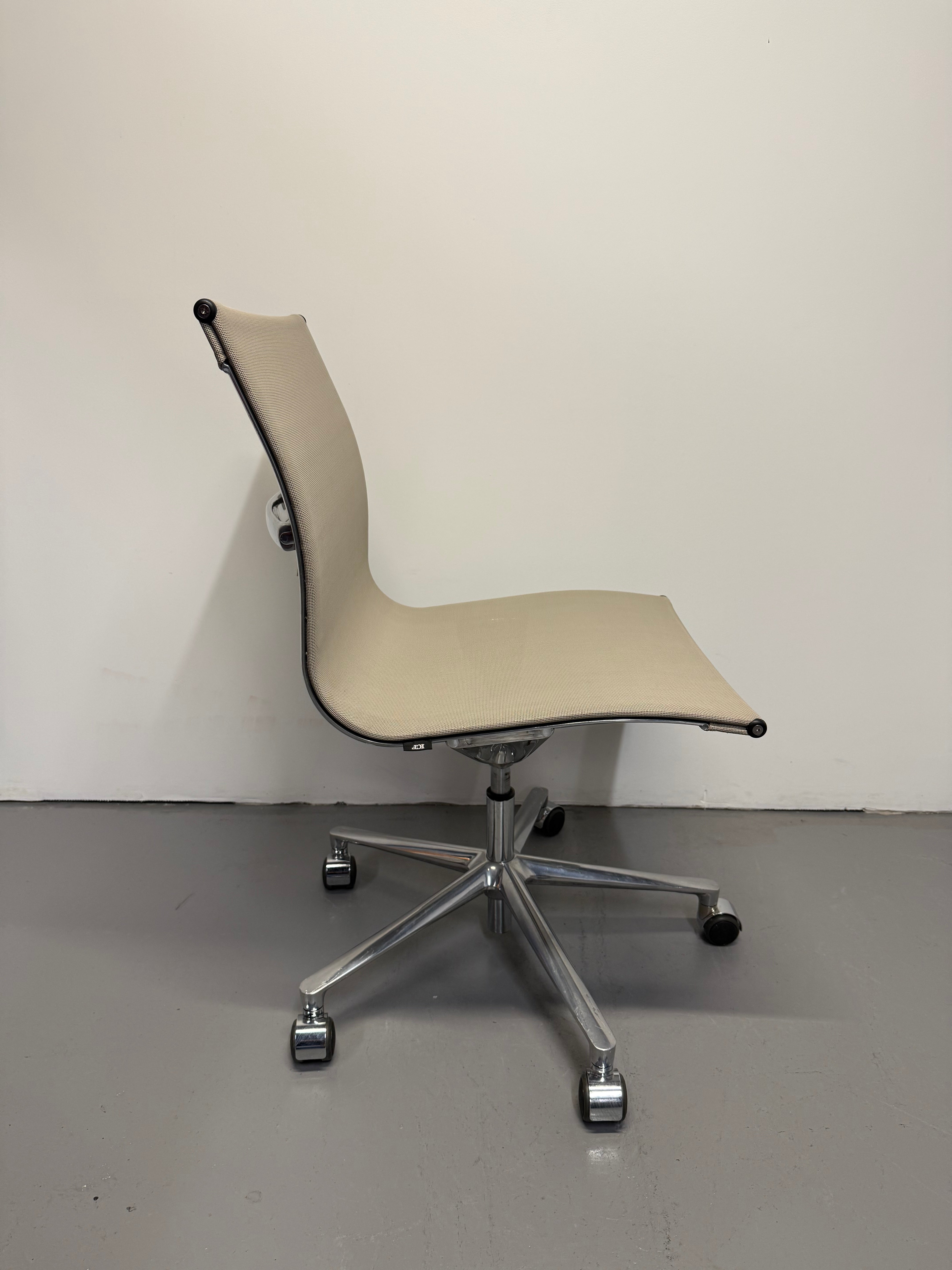 ICF Una Chair – Mesh Office Chair – Armless – Polished Aluminium - Made in Italy