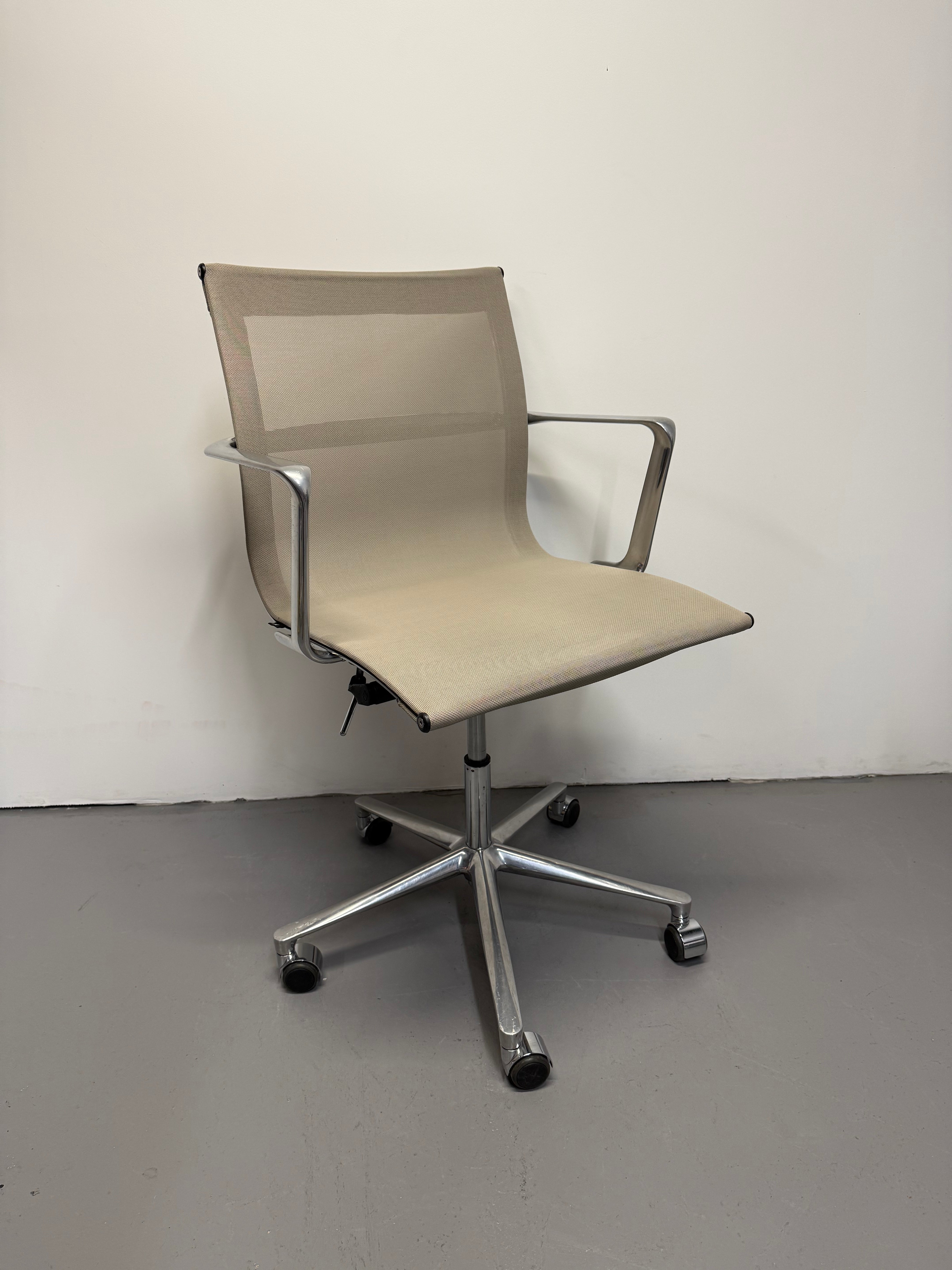 ICF Una Chair – Mesh Office Chair with Arms – Polished Aluminium - Made in Italy