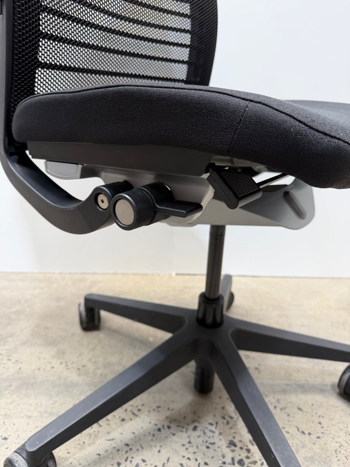 Steelcase Think V2 Task Chair – Black, No Arms – view 4 – pre-owned