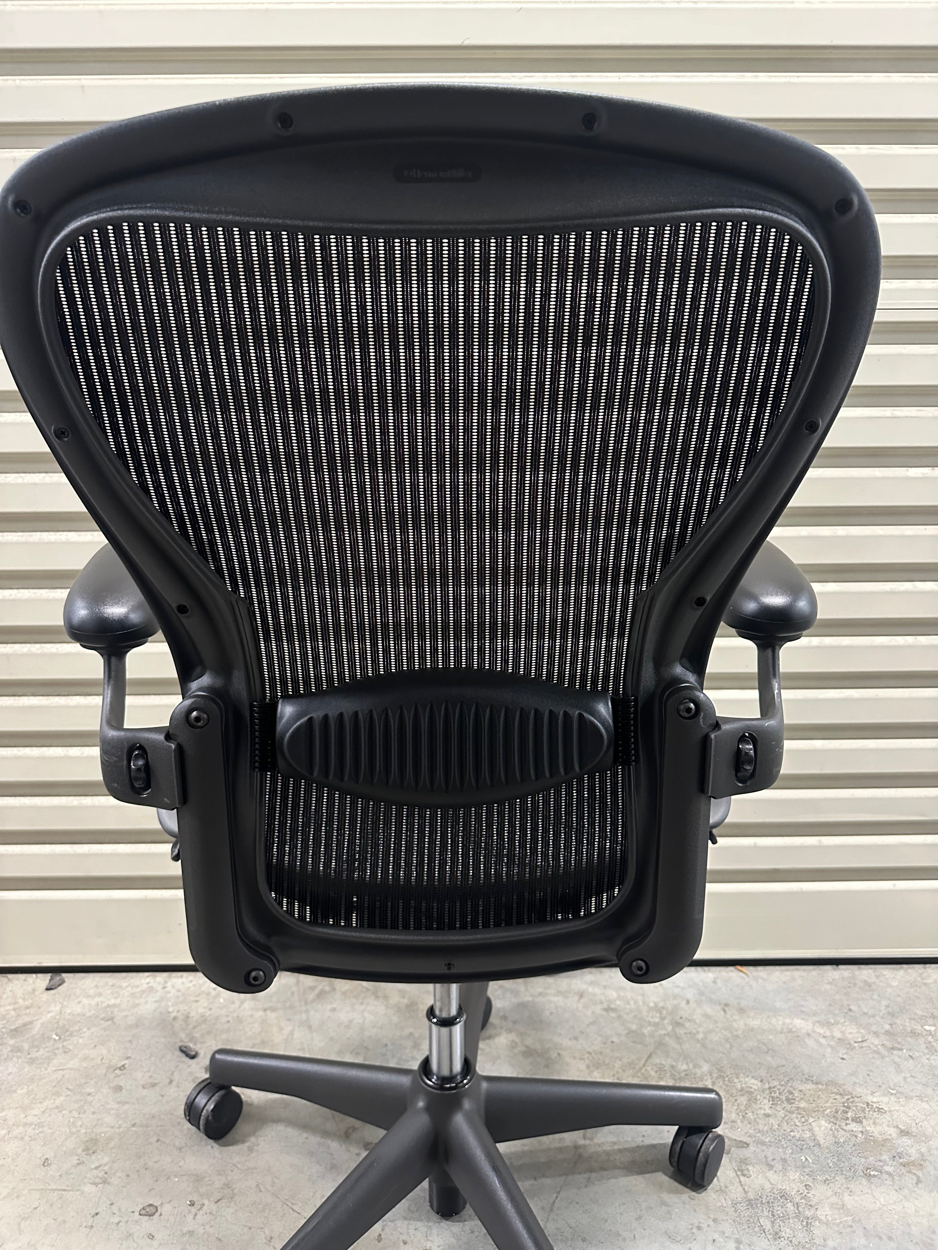 Herman miller Aeron with armrest (Size C)