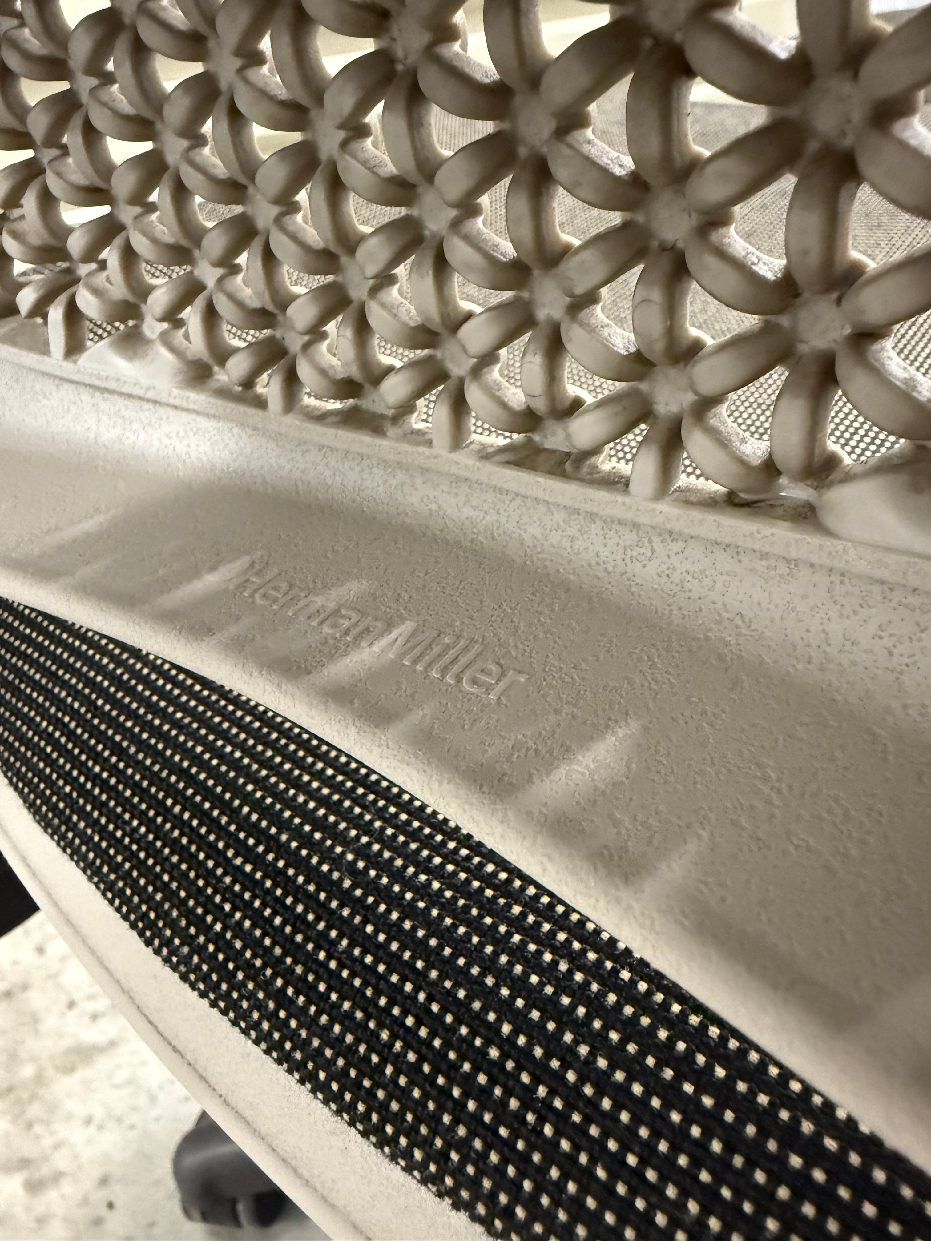 Herman miller Celle Chair – Iconic Ergonomic Design