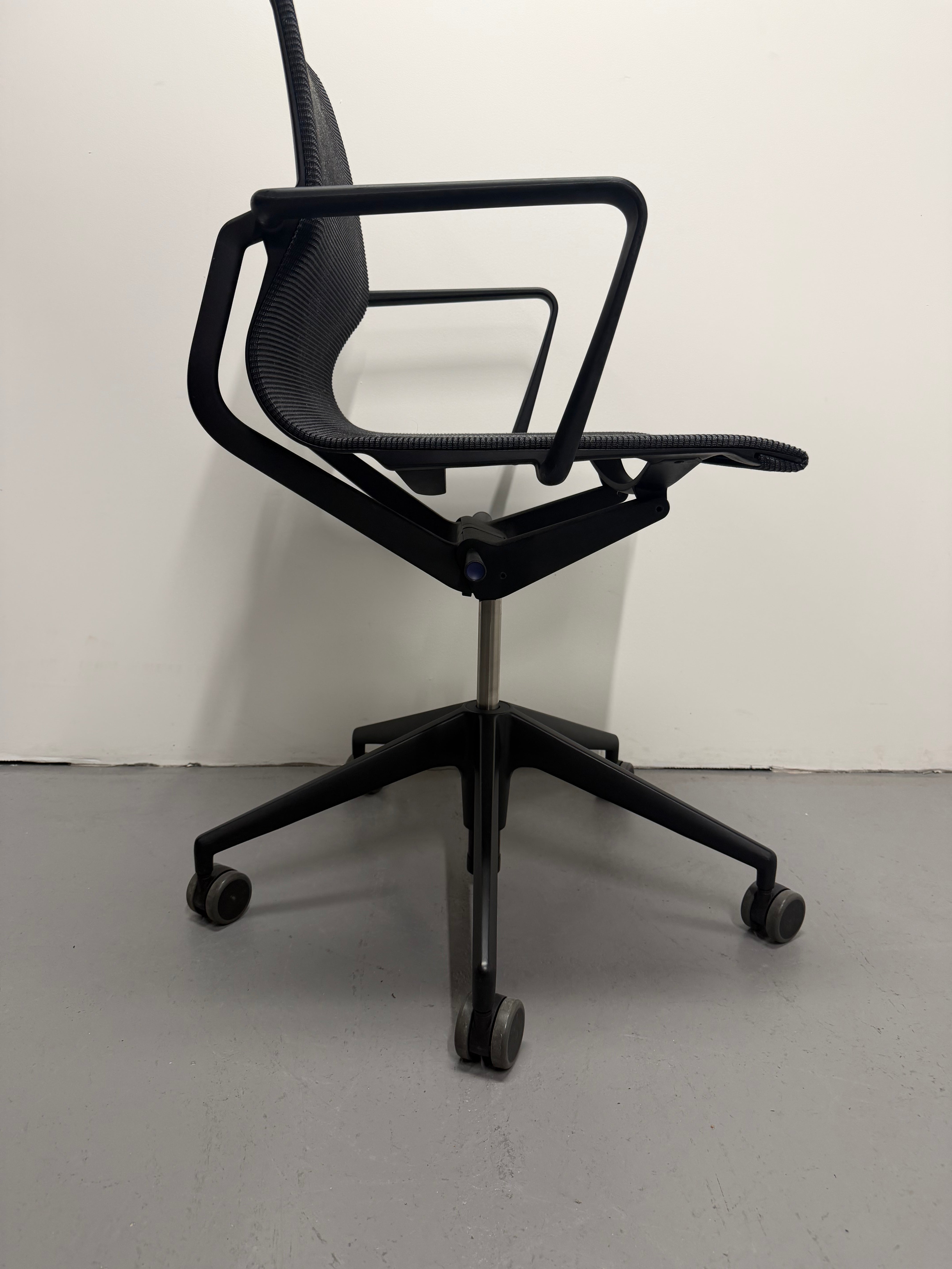 Vitra Physix Ergonomic Boardroom Office Chair - Alberto Meda