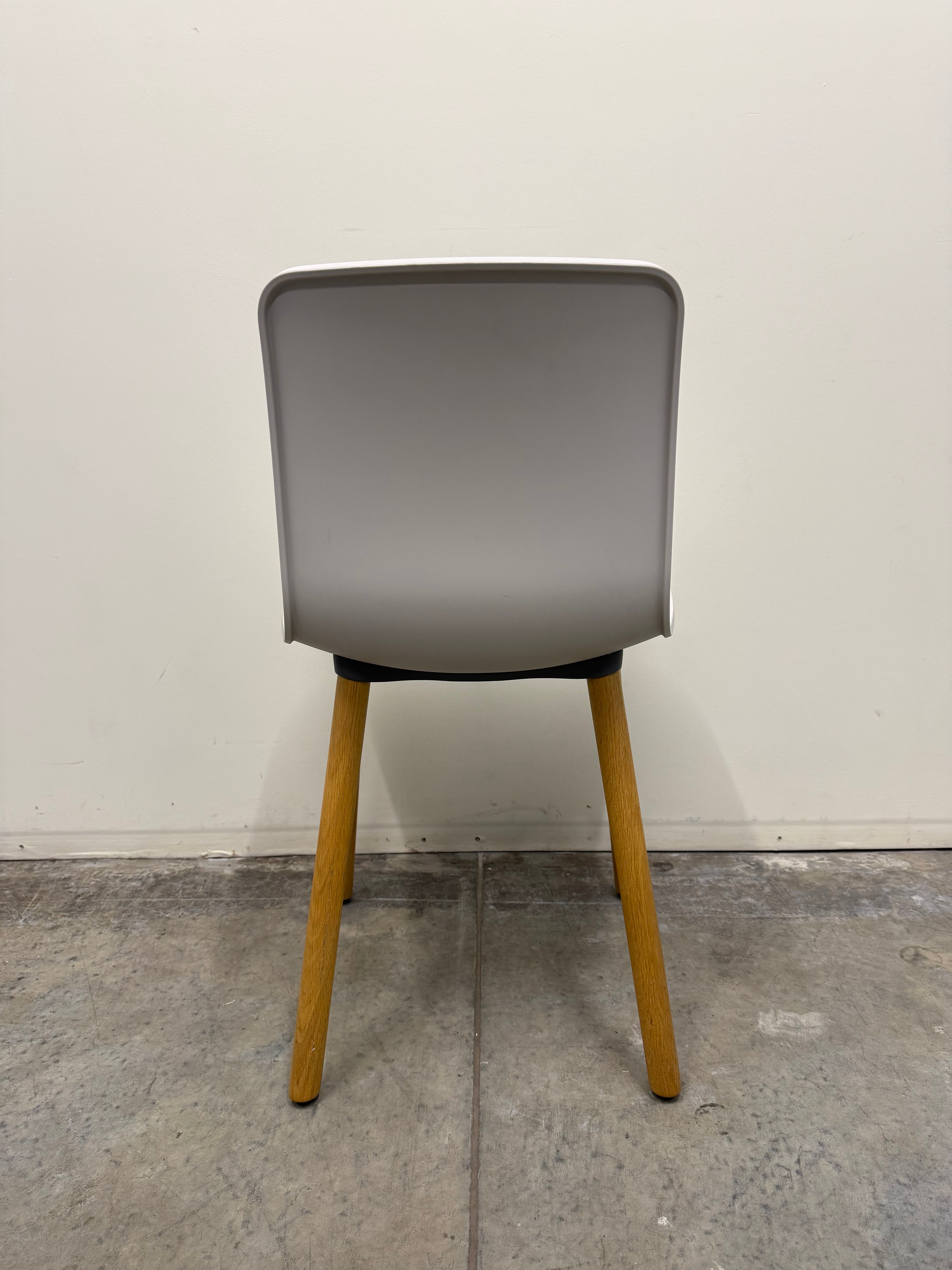 Vitra HAL Wood Chair – Very Light Grey Seat with Oak Legs by Jasper Morrison