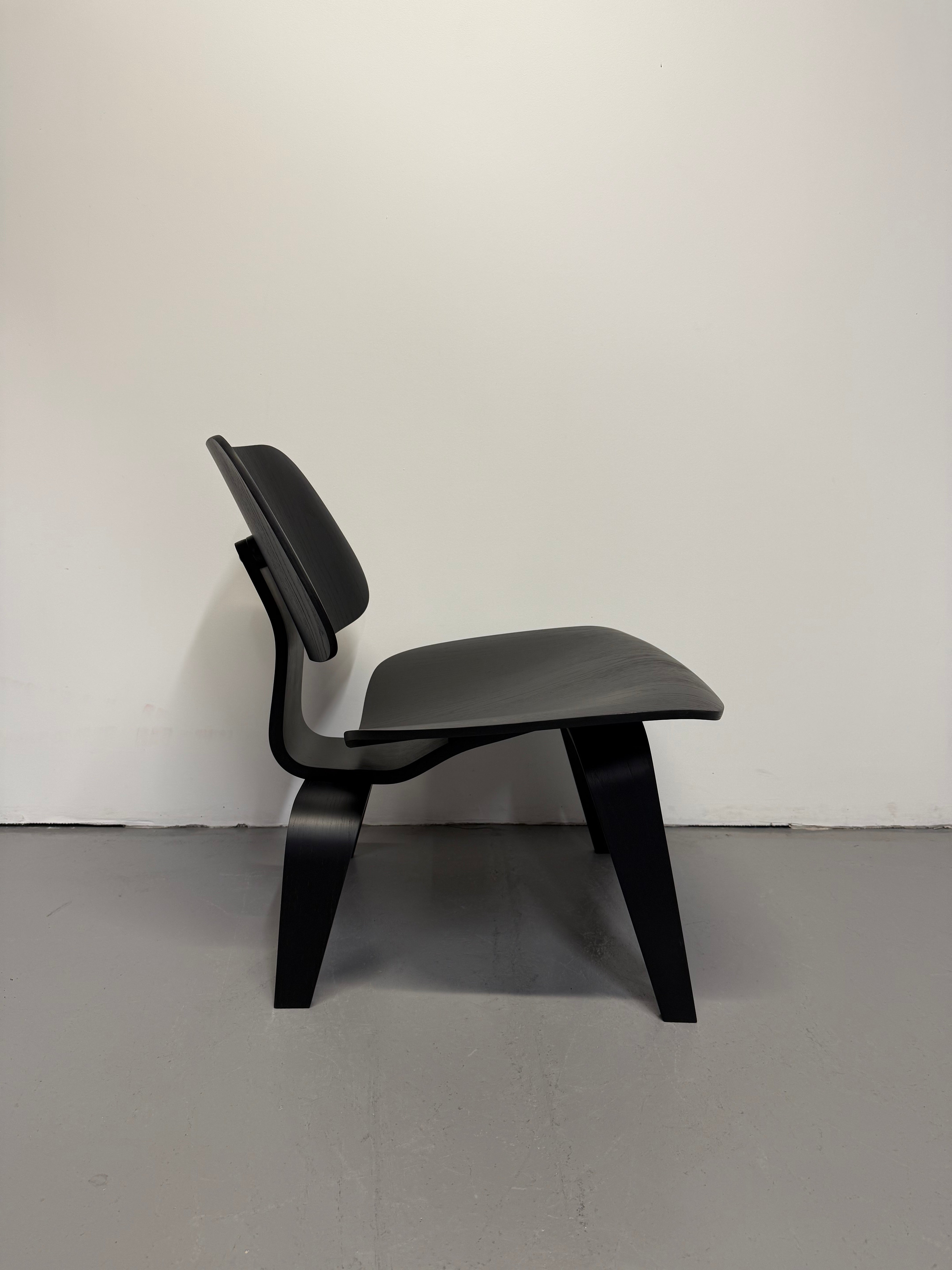 Eames LCW Lounge Chair – Molded Plywood Classic in Black