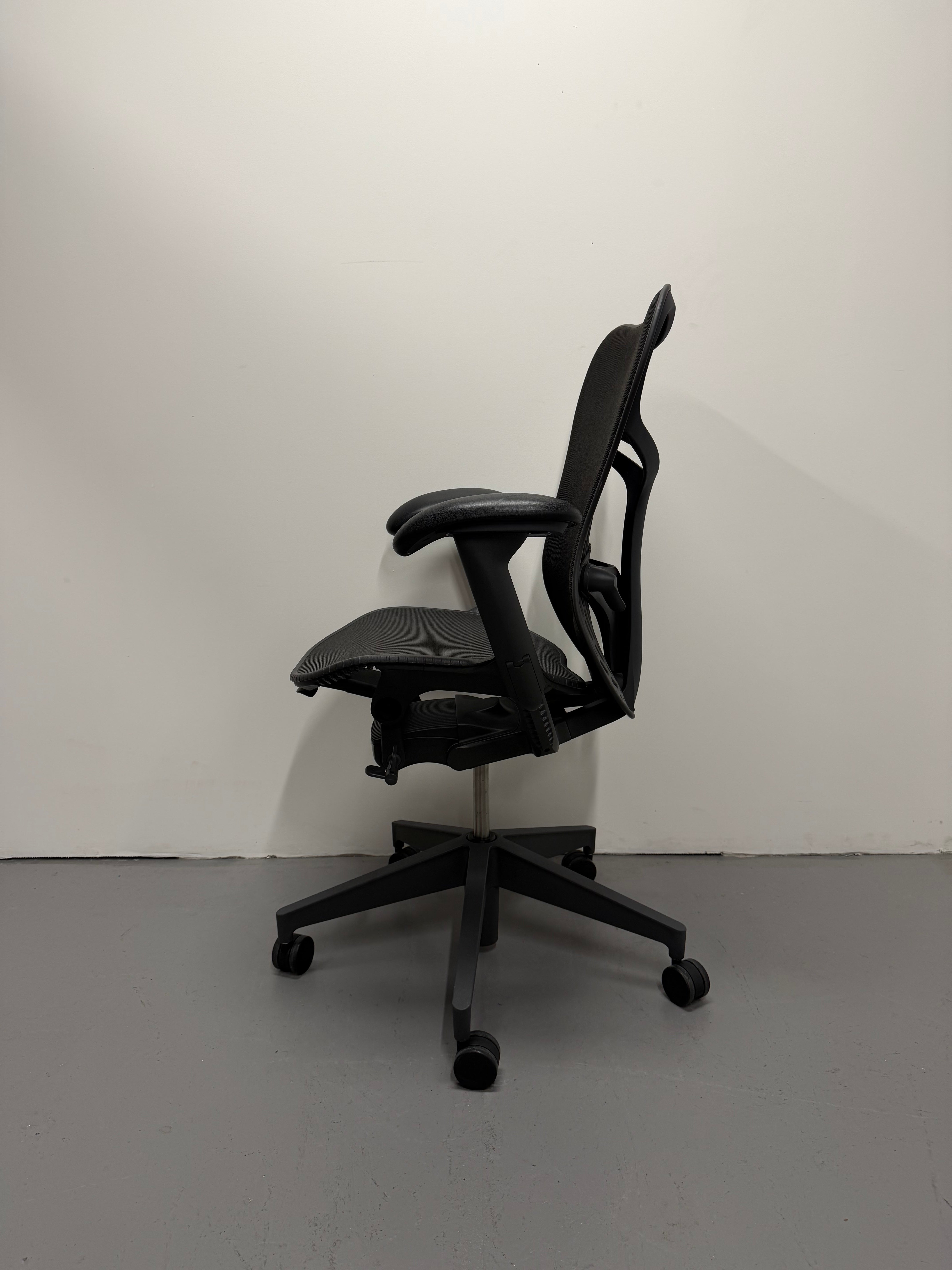 Herman Miller Mirra 2 Task Chair | Graphite - Butterfly Suspension (Upholstered Back)