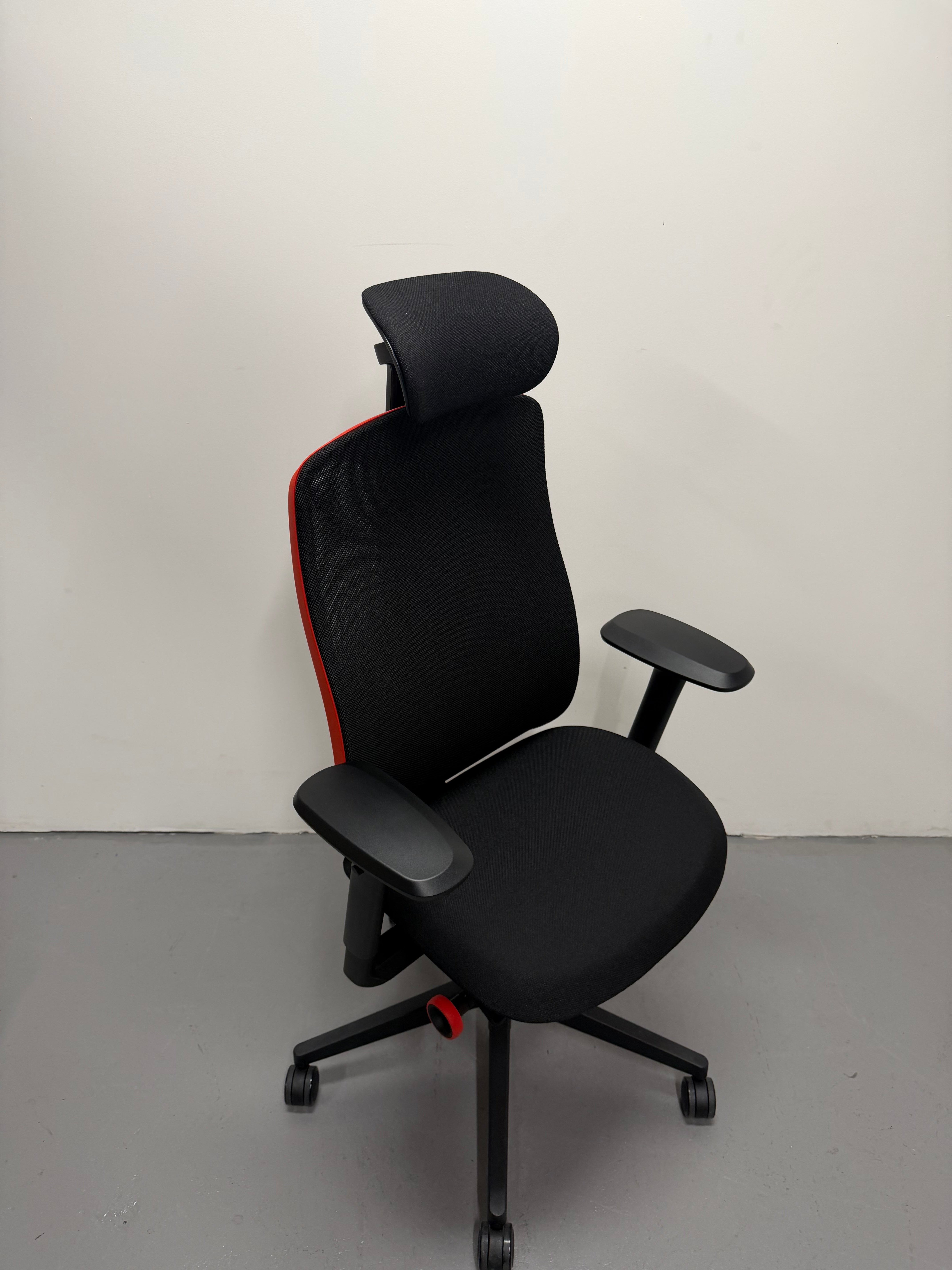 Herman Miller x Logitech G Vantum Gaming Chair 2.0 | Ex-Showroom