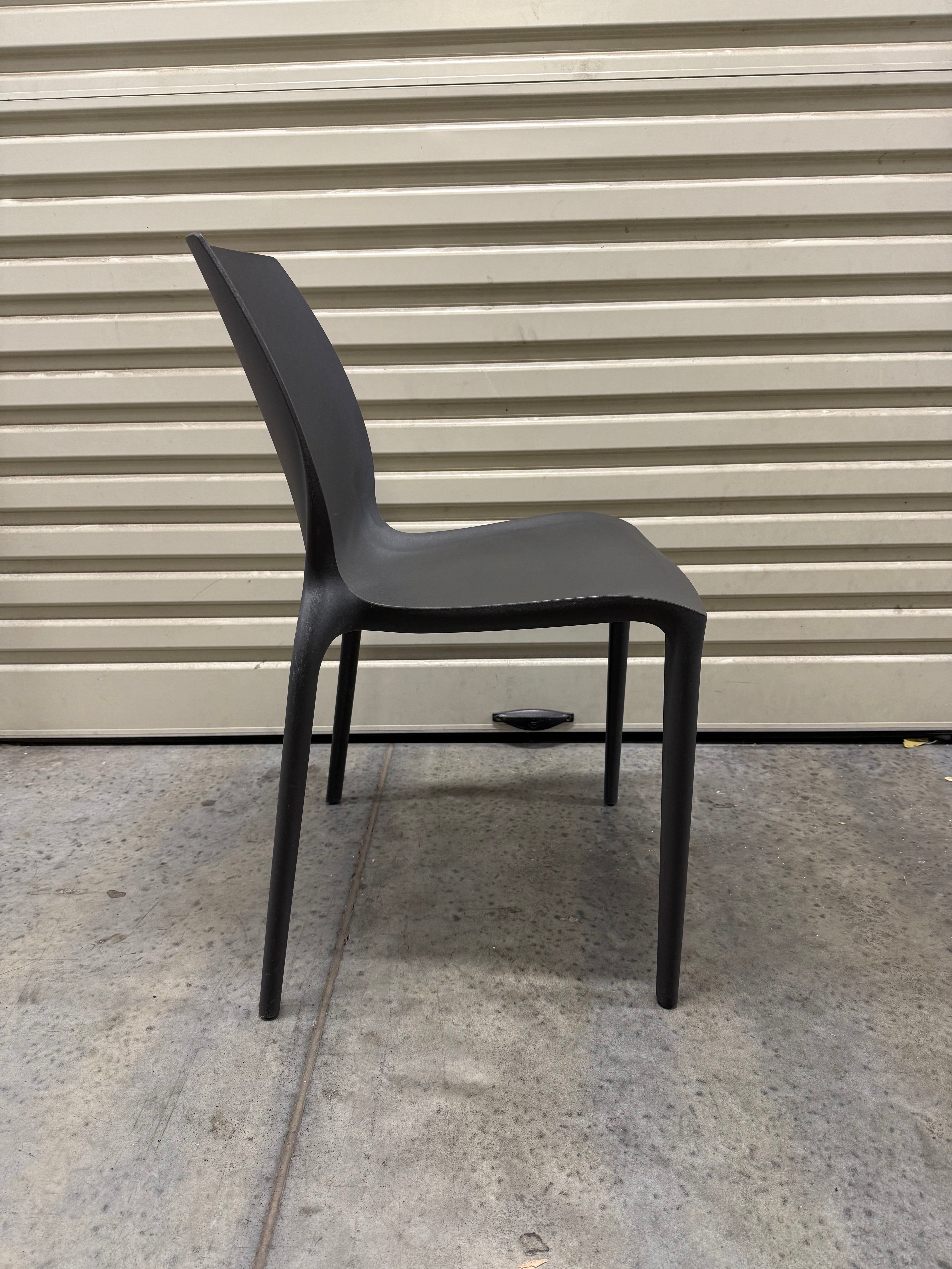 Hidra Stackable Chair by Bontempi – Grey