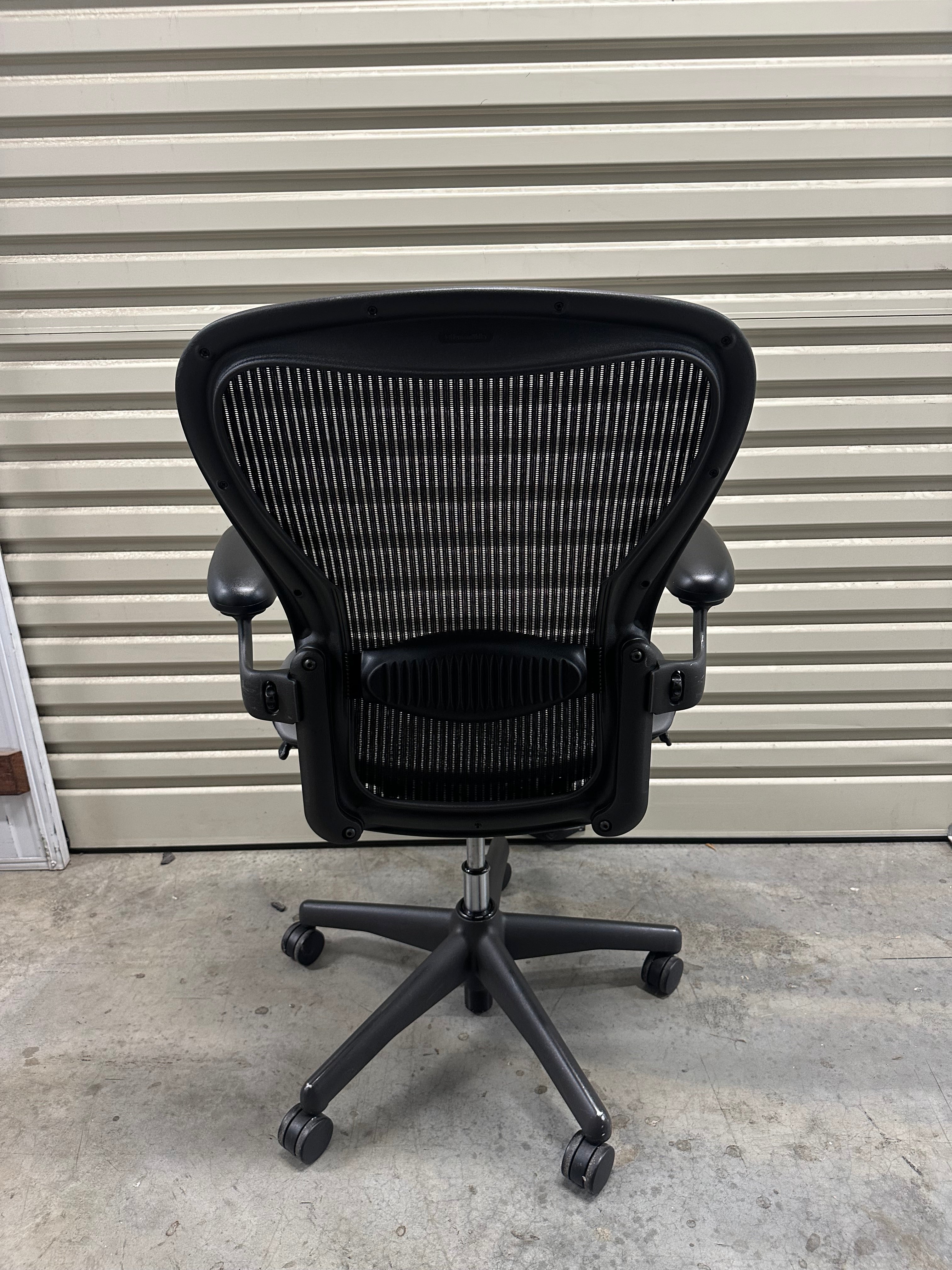 Herman miller Aeron with armrest (Size C)