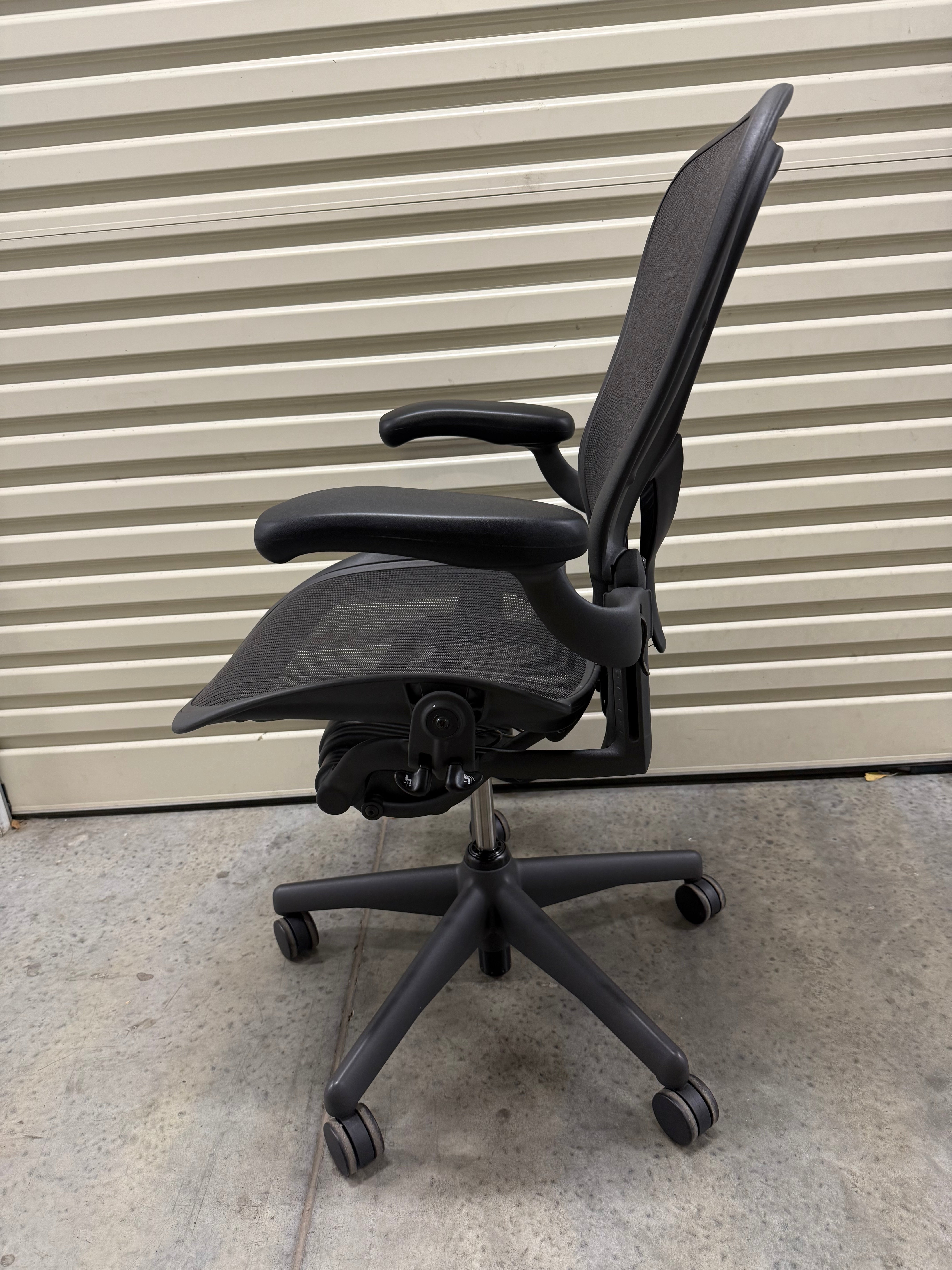 Herman Miller Aeron Chair with Armrests – Size C
