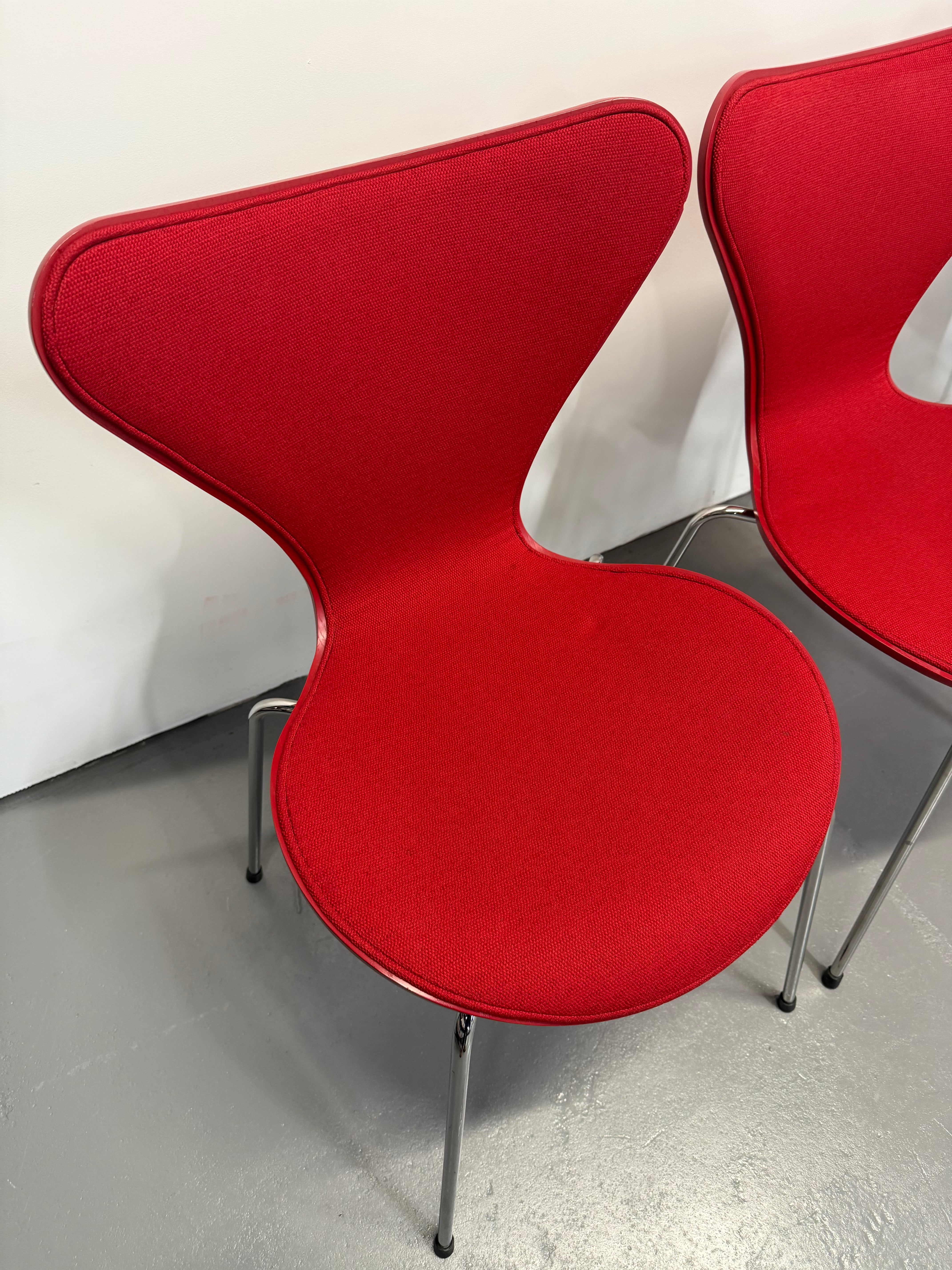 Fritz Hansen Series 7 Chairs – Red Fabric (Model 3107)