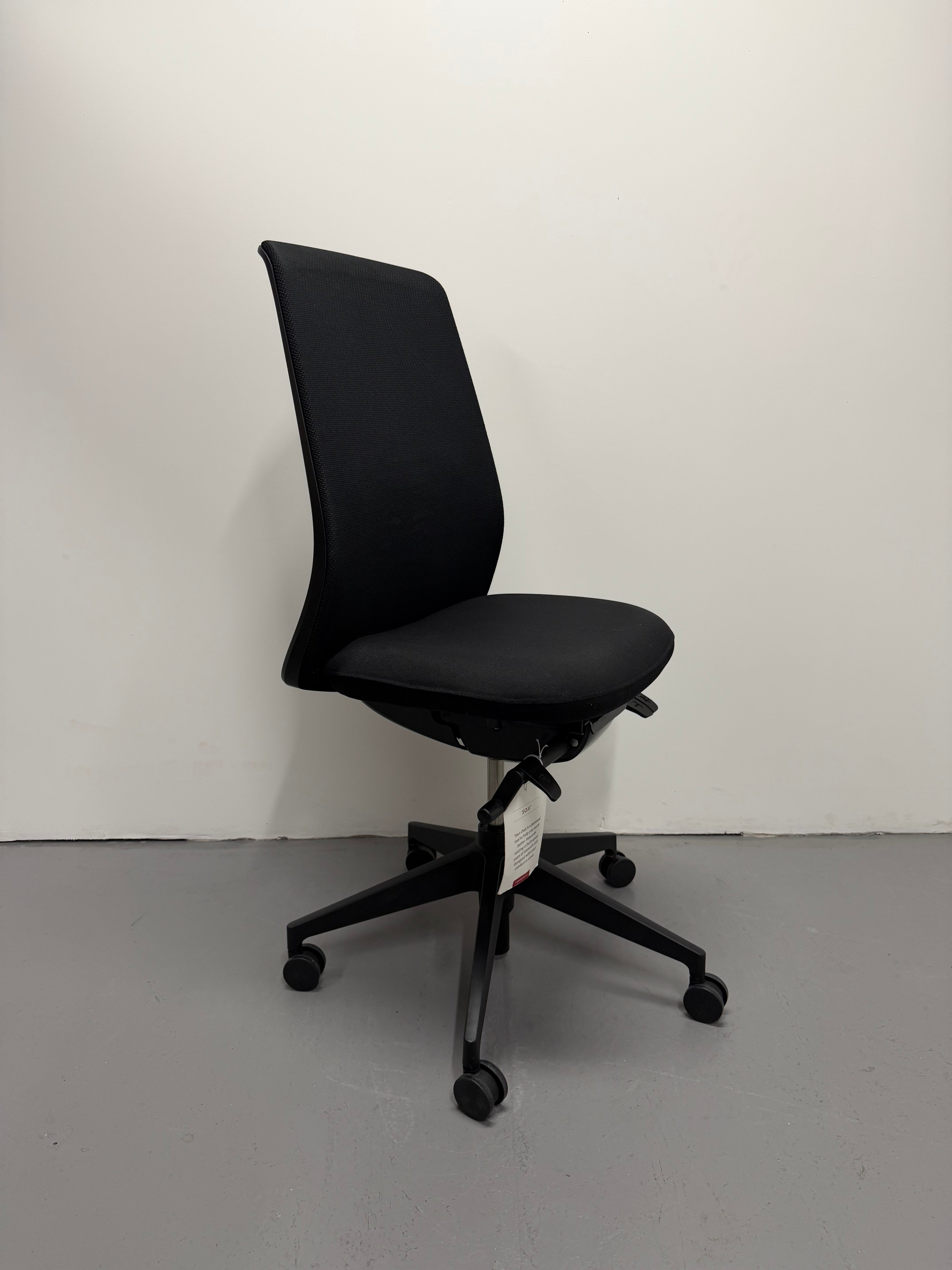 Haworth Soji Task Chair - No Arms, Black