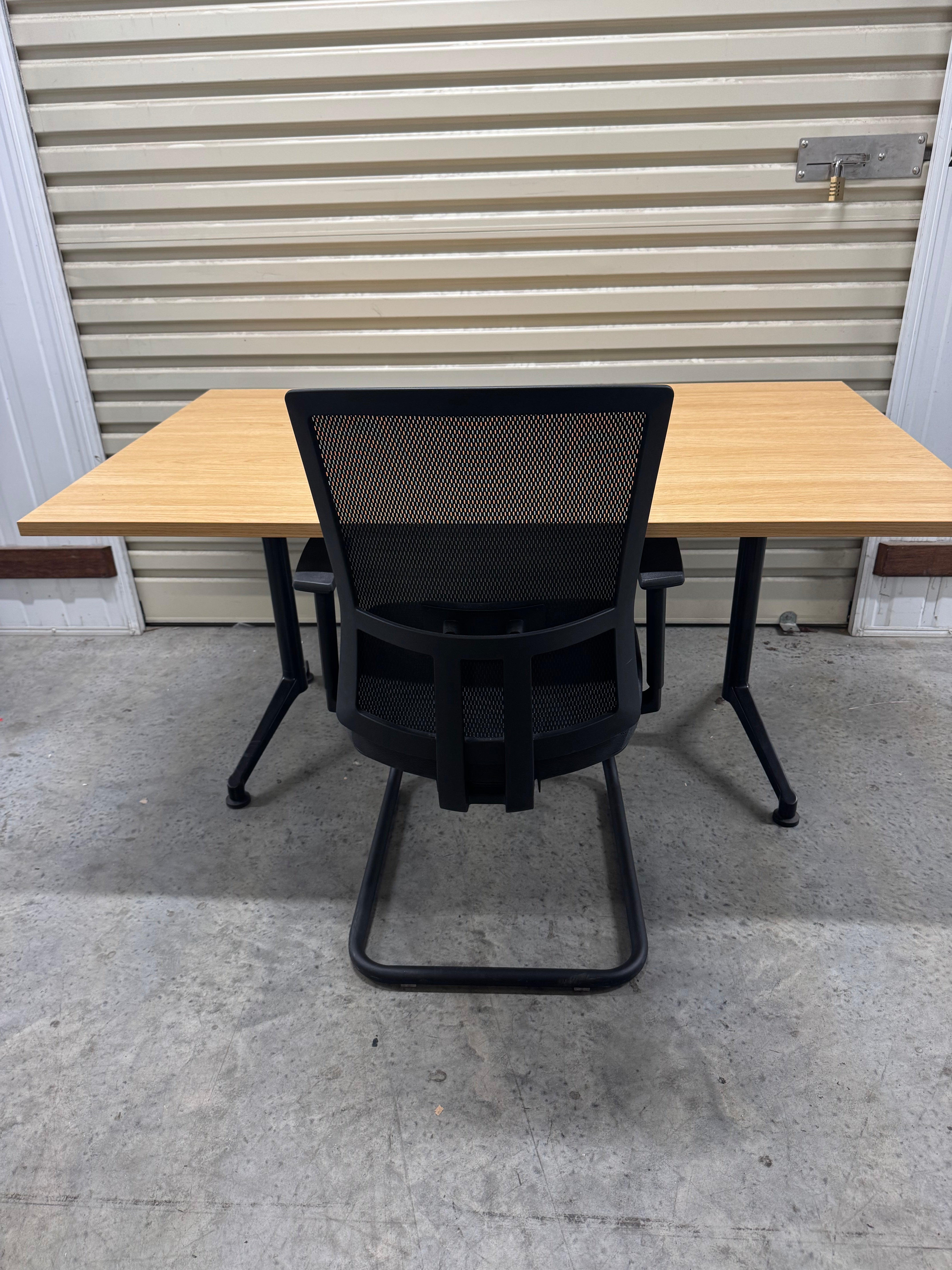 UR Table by Thinking Works – Meeting Table 1500 x 900 mm