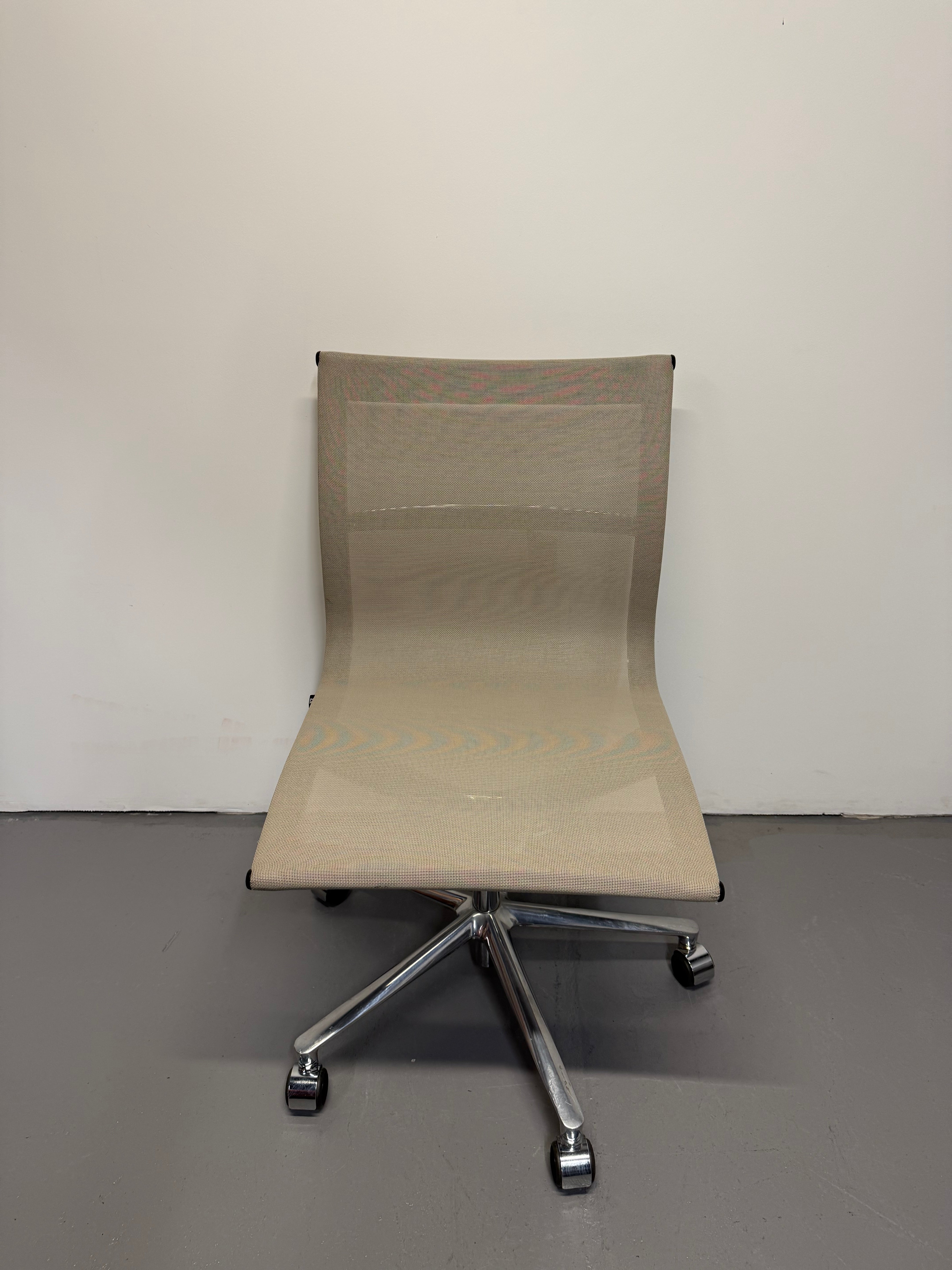 ICF Una Chair – Mesh Office Chair – Armless – Polished Aluminium - Made in Italy