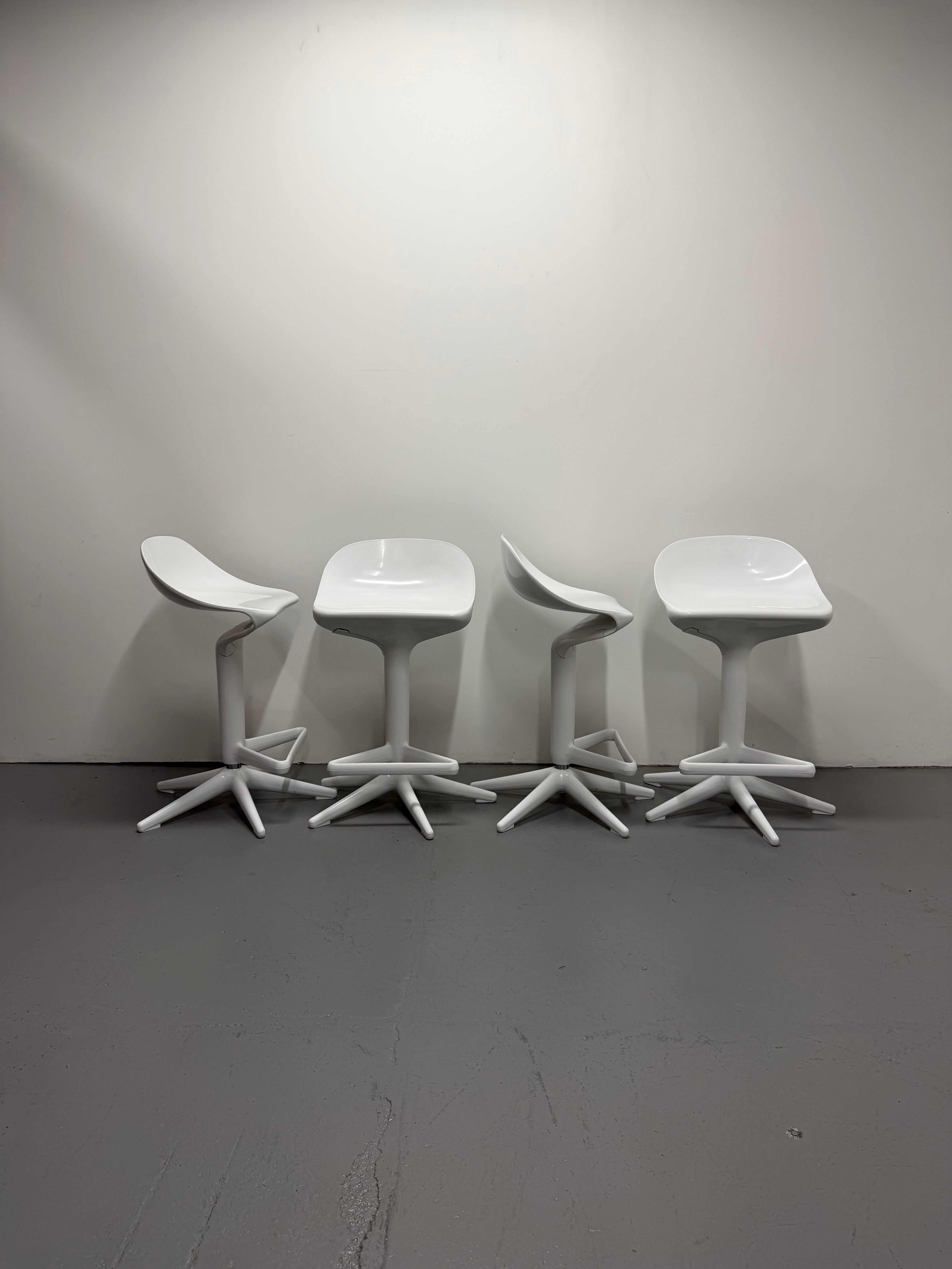 Kartell Spoon Bar Stool – White | Antonio Citterio & Toan Nguyen