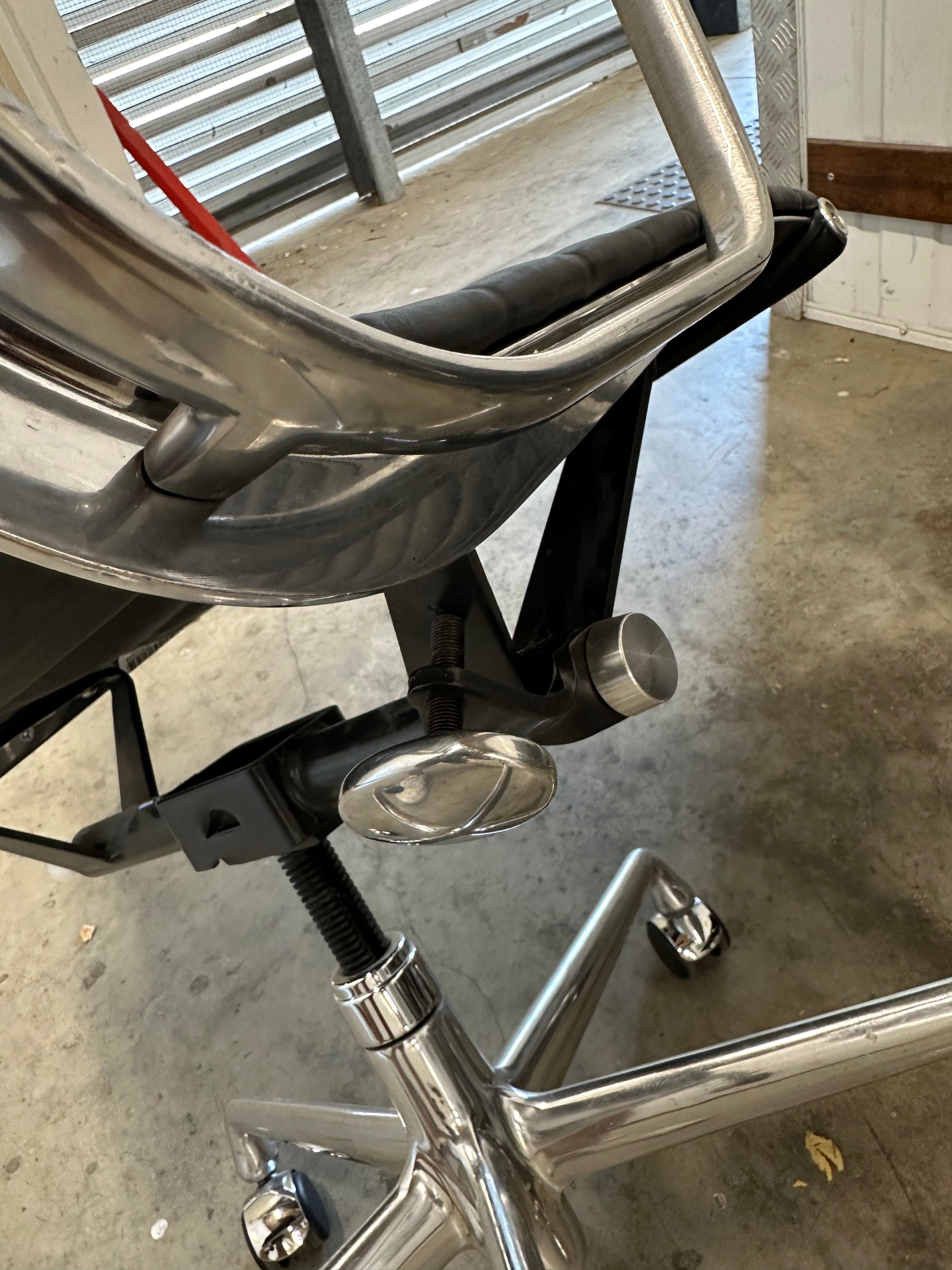 Eames Aluminum Group Executive High back Chair – Designed by Charles & Ray Eames