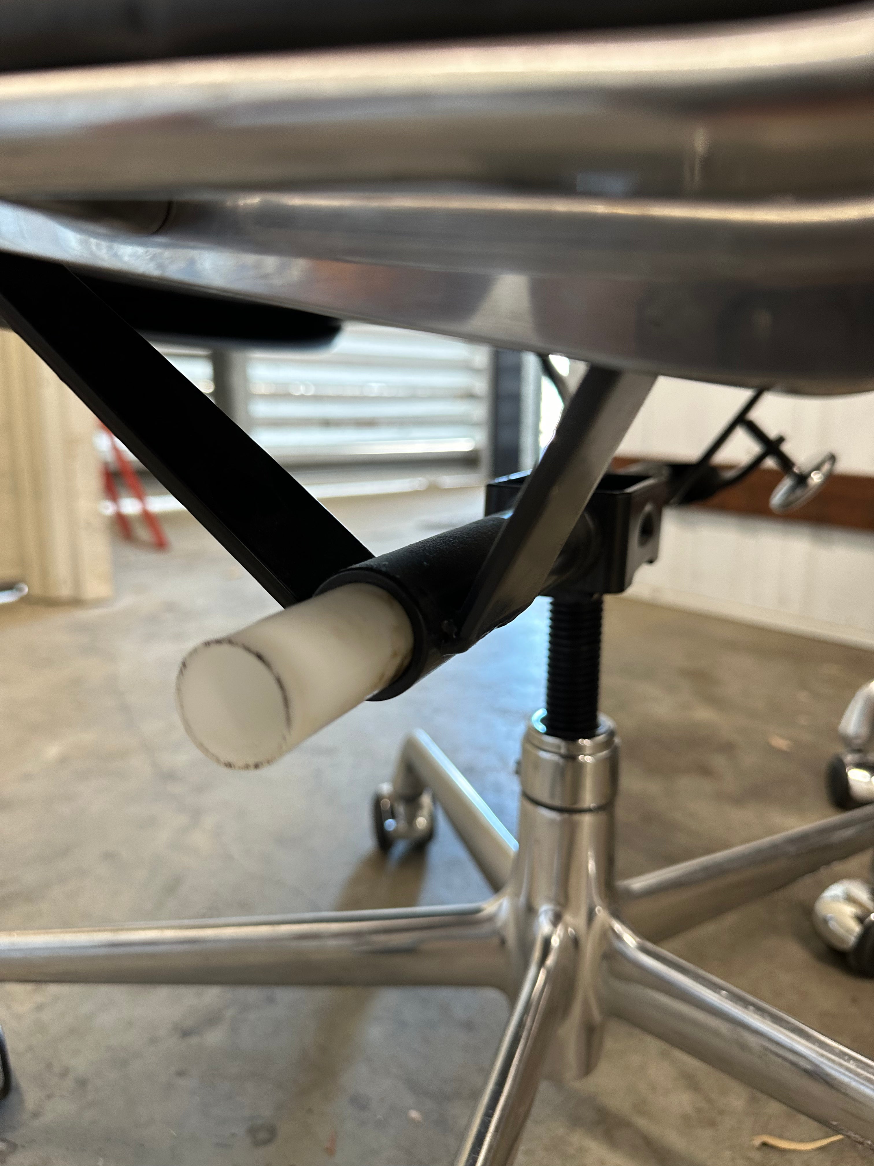 Eames Aluminum Group Executive High back Chair – Designed by Charles & Ray Eames