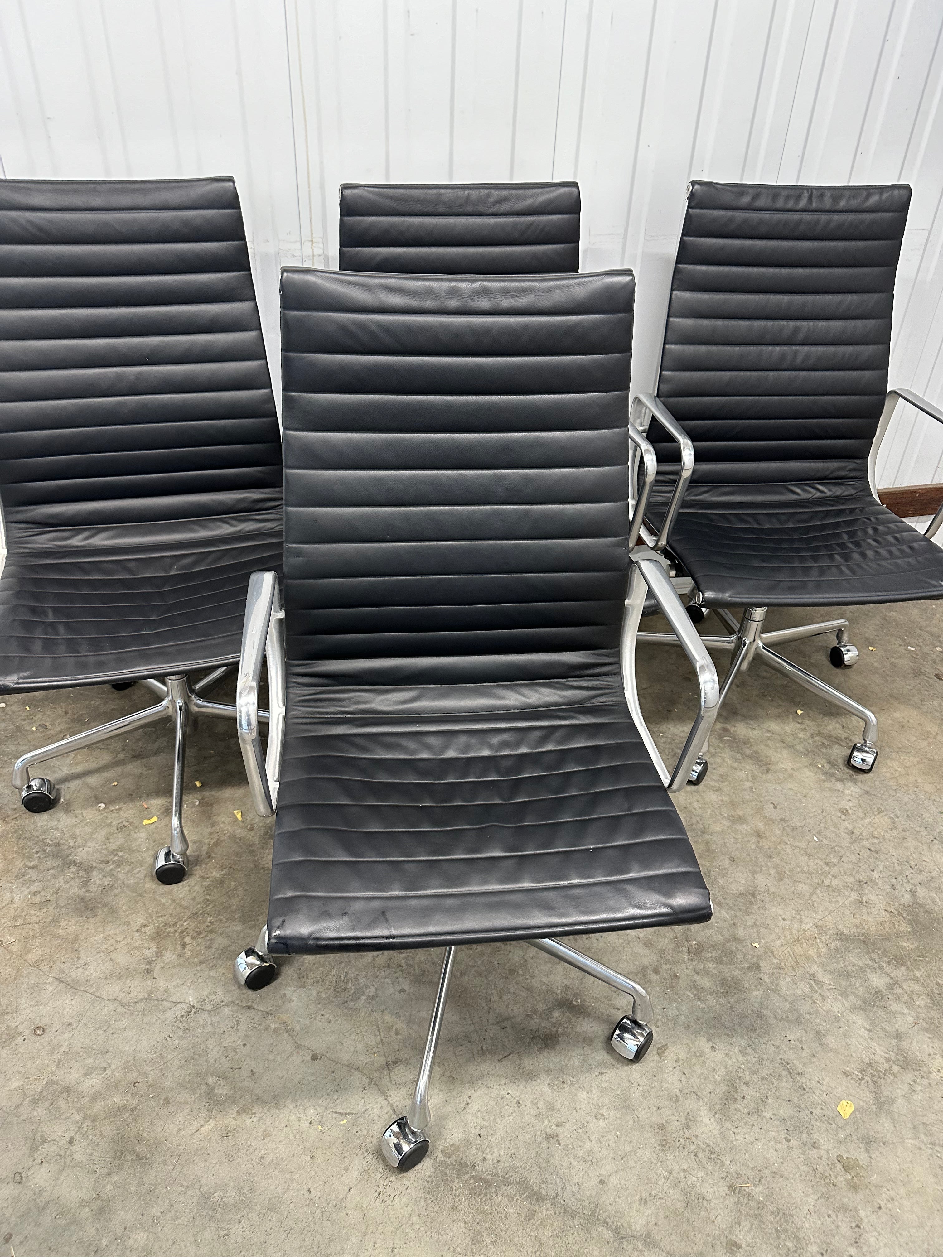 Eames Aluminum Group Executive High back Chair – Designed by Charles & Ray Eames