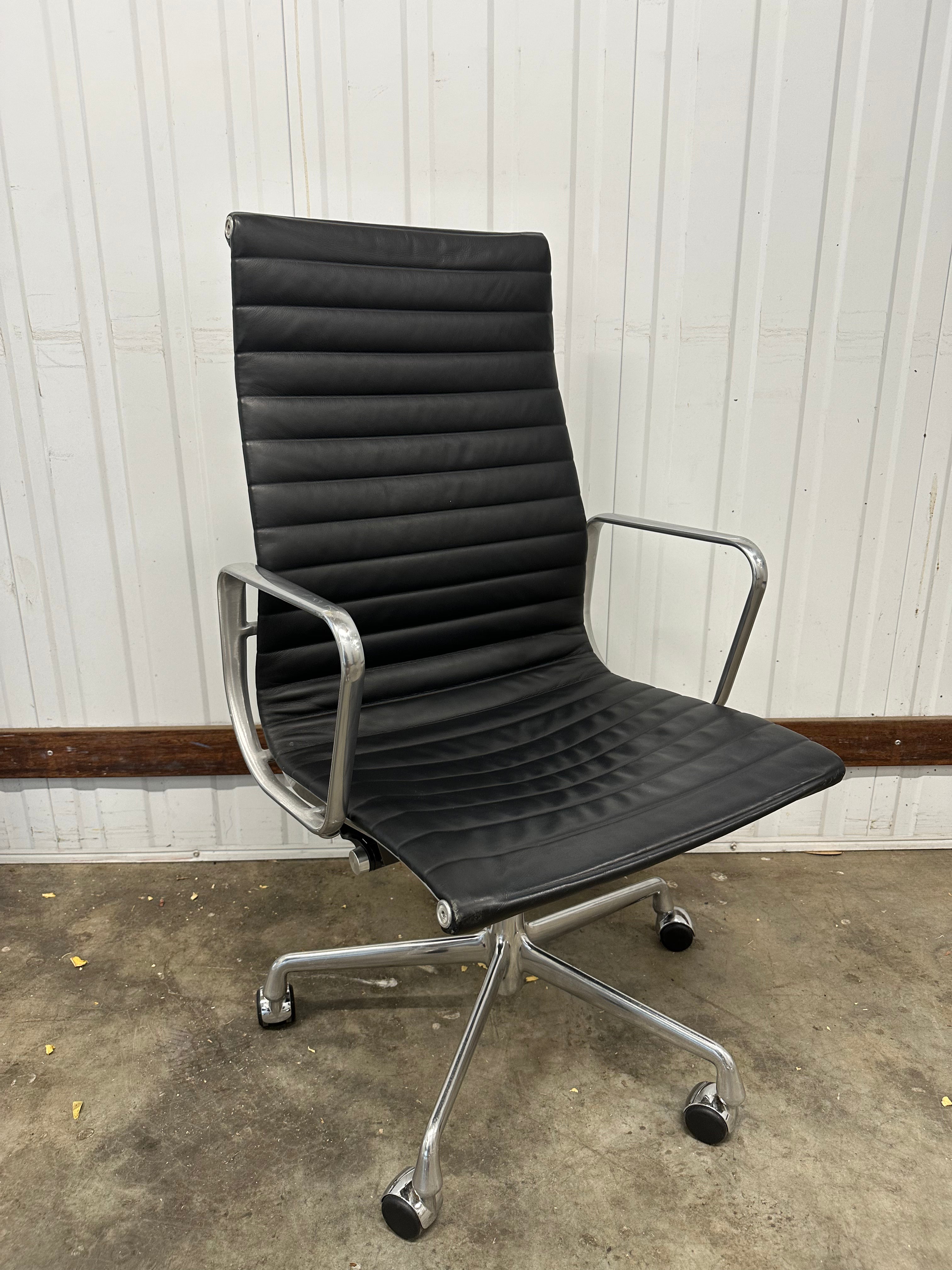 Eames Aluminum Group Executive High back Chair – Designed by Charles & Ray Eames