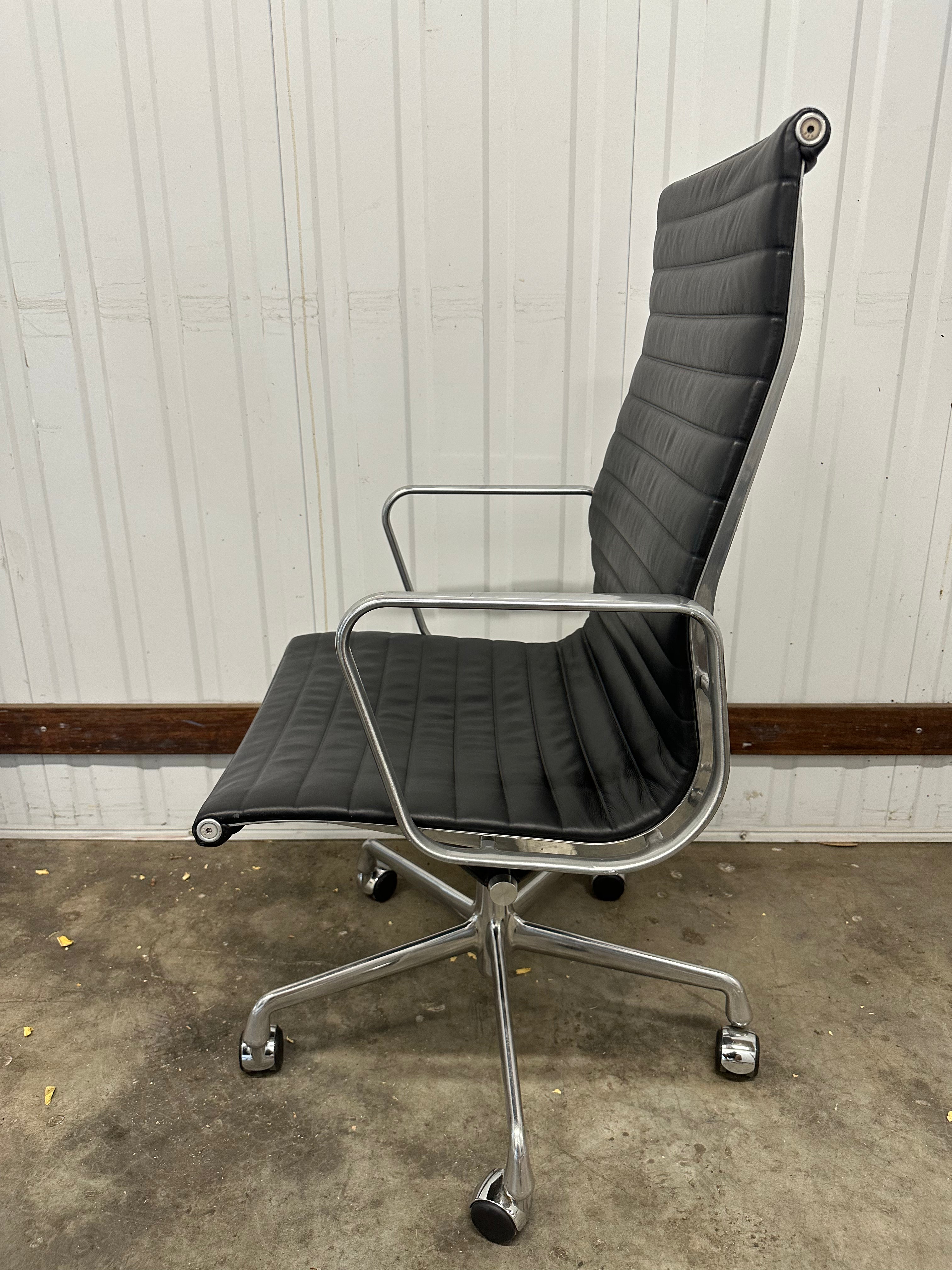 Eames Aluminum Group Executive High back Chair – Designed by Charles & Ray Eames