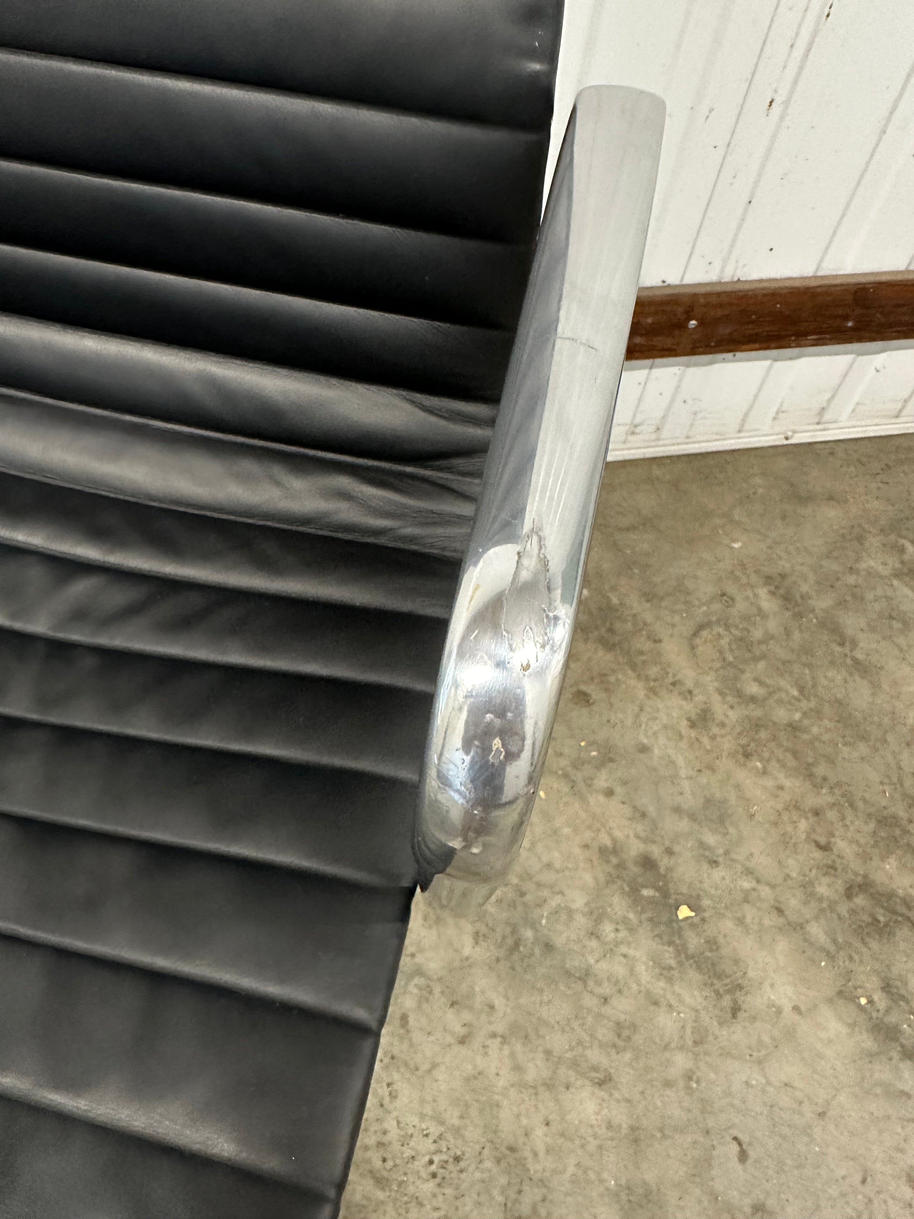 Eames Aluminum Group Executive High back Chair – Designed by Charles & Ray Eames