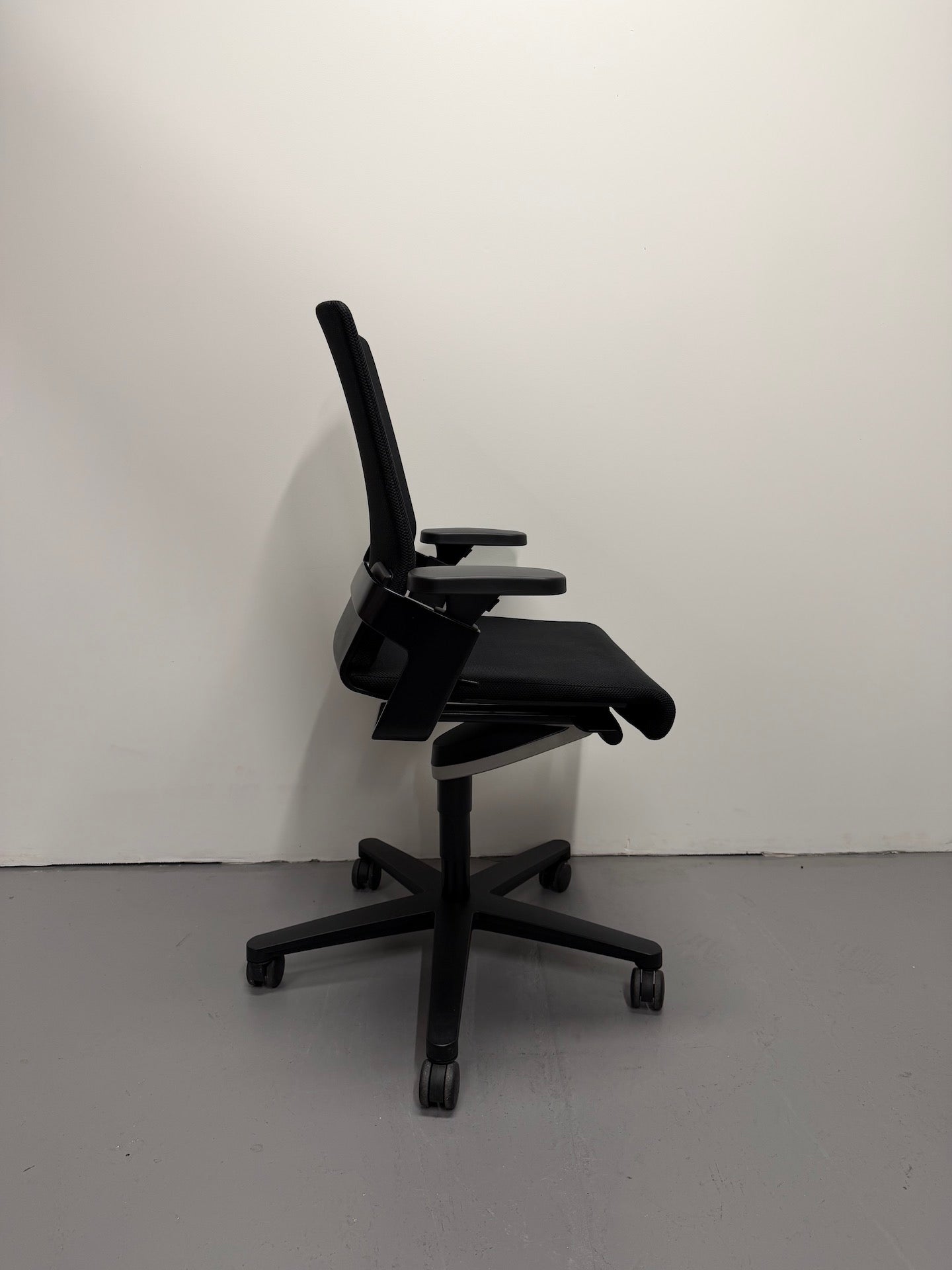 Wilkhahn ON 174/7 Executive Office Chair