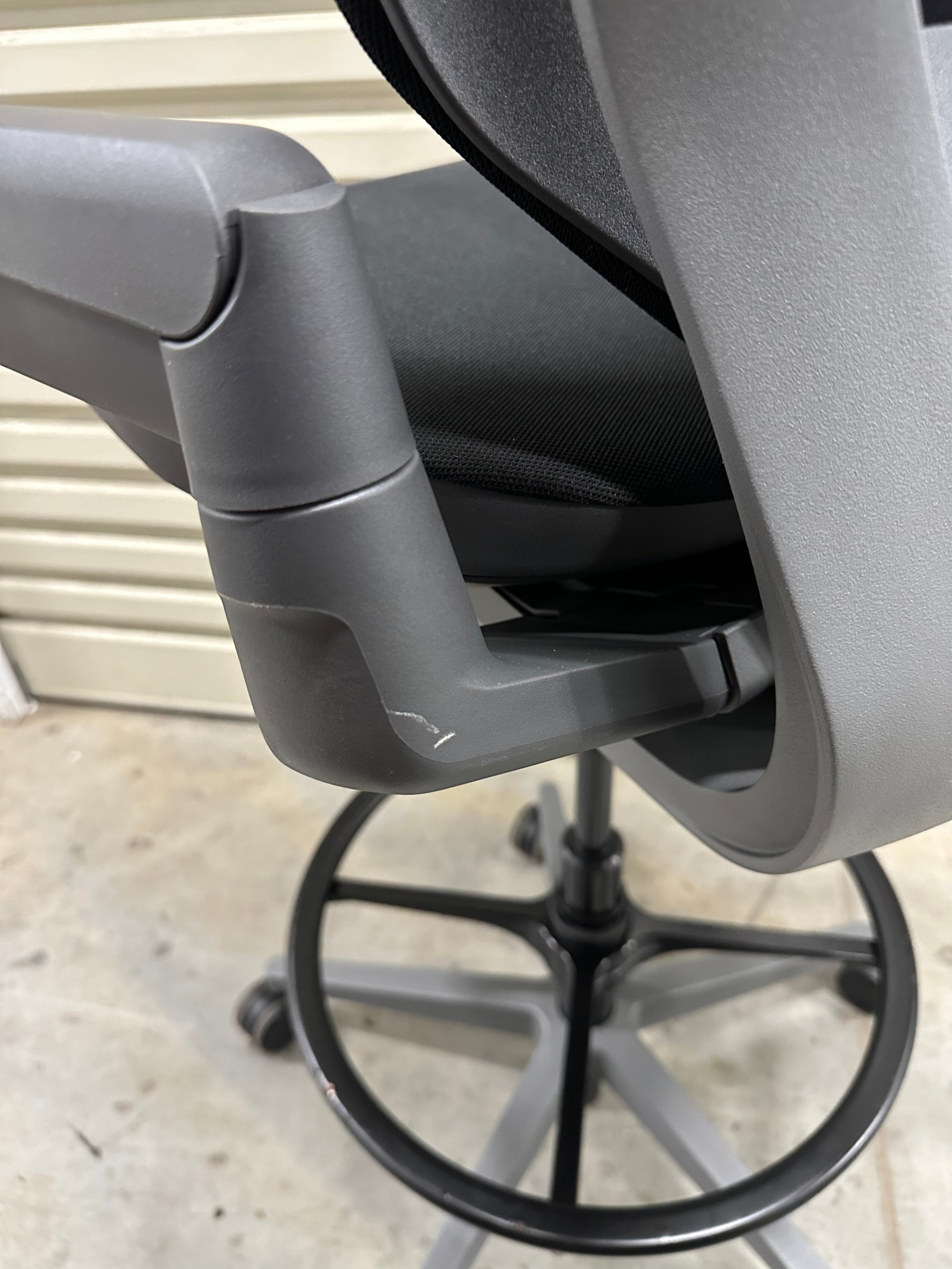 Steelcase Gesture Drafting Chair – Ergonomic Design with Adjustable Foot Ring