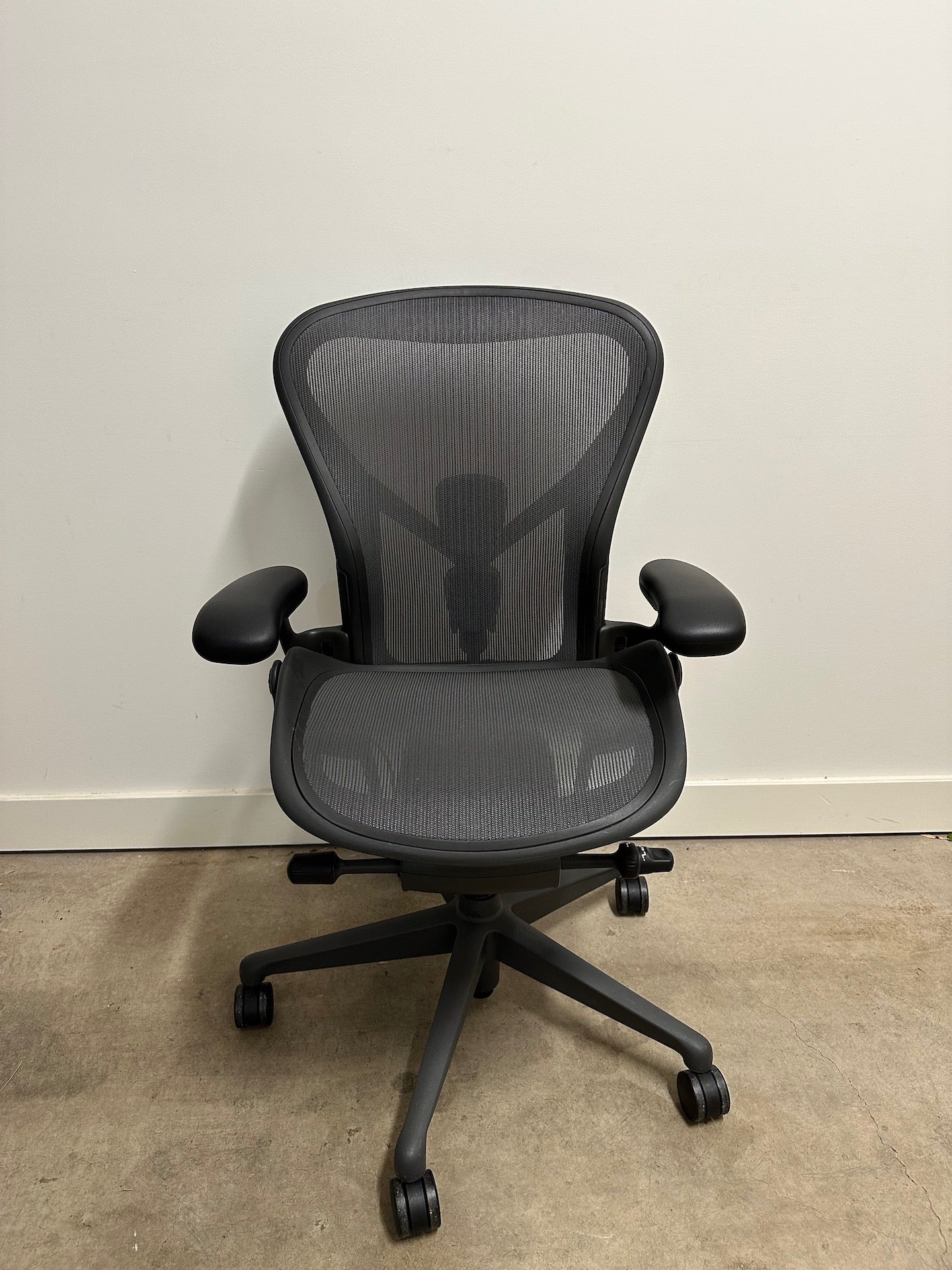Original Herman Miller Aeron Chair (remastered) Size B Graphite
