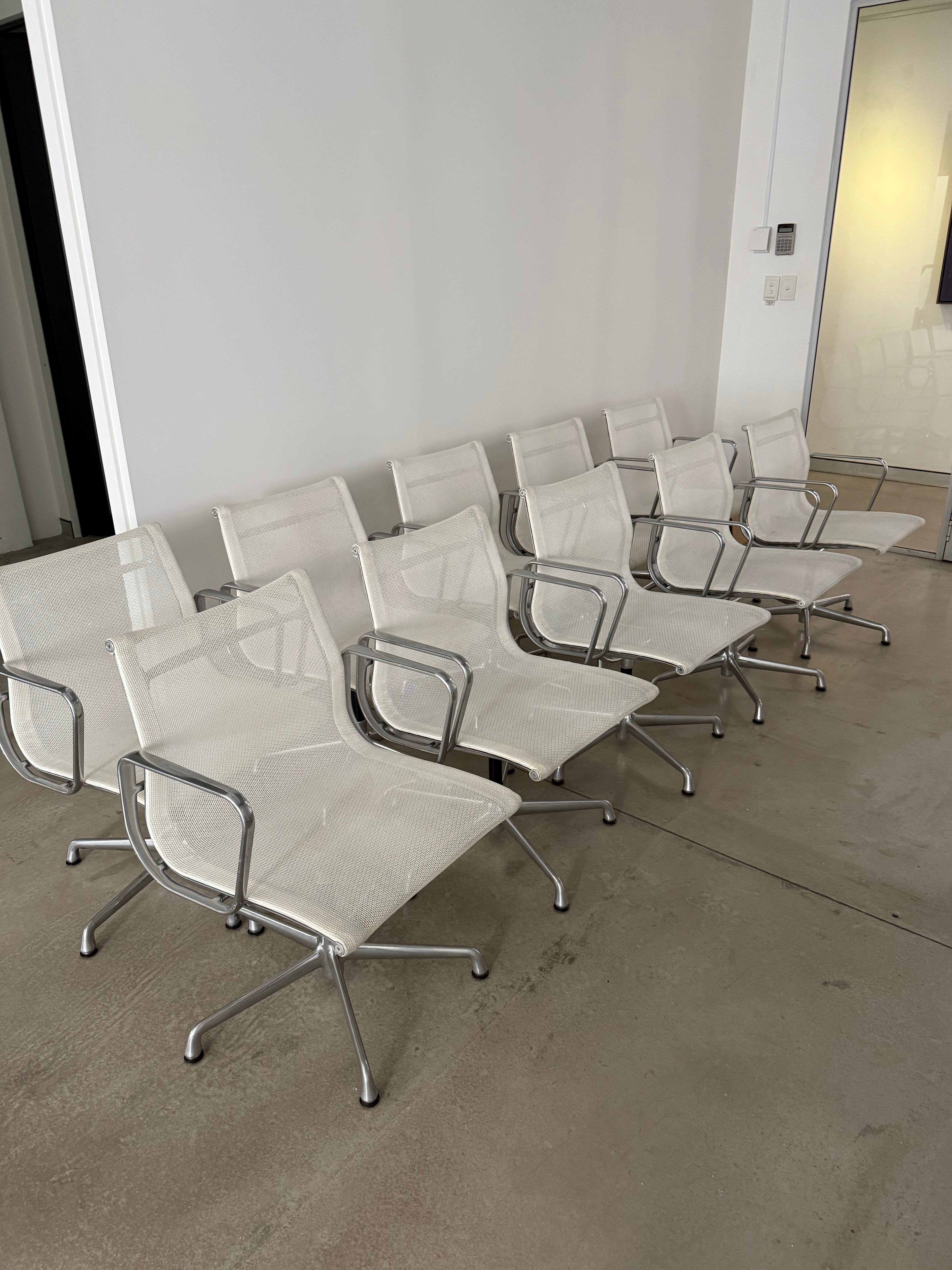 Eames Aluminum Group Executive Management Chair - White Mesh