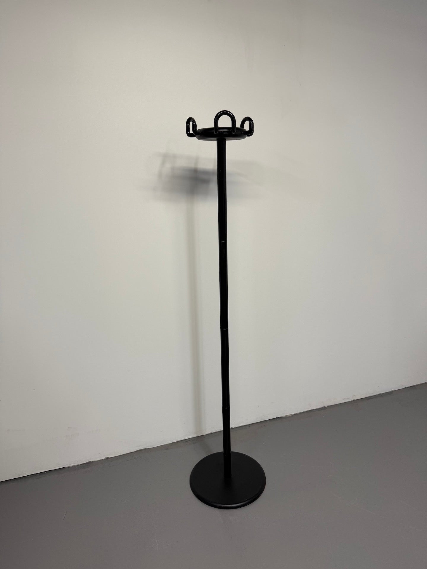 Rexite 999 Aiuto Coat Rack – Design by Raul Barbieri & Giorgio Marianelli