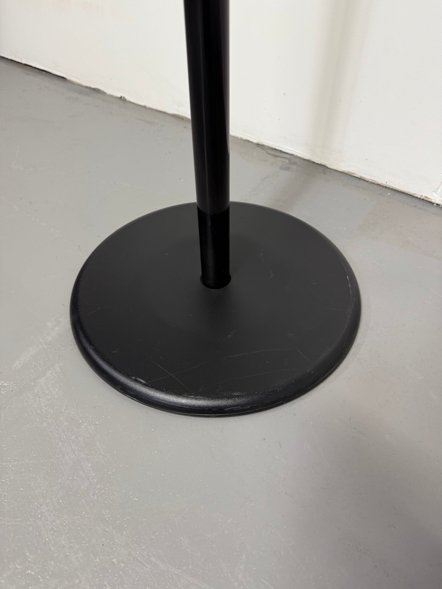 Rexite 999 Aiuto Coat Rack – Design by Raul Barbieri & Giorgio Marianelli