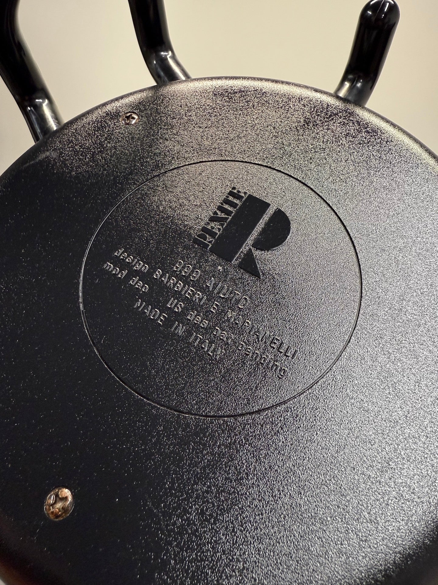 Rexite 999 Aiuto Coat Rack – Design by Raul Barbieri & Giorgio Marianelli