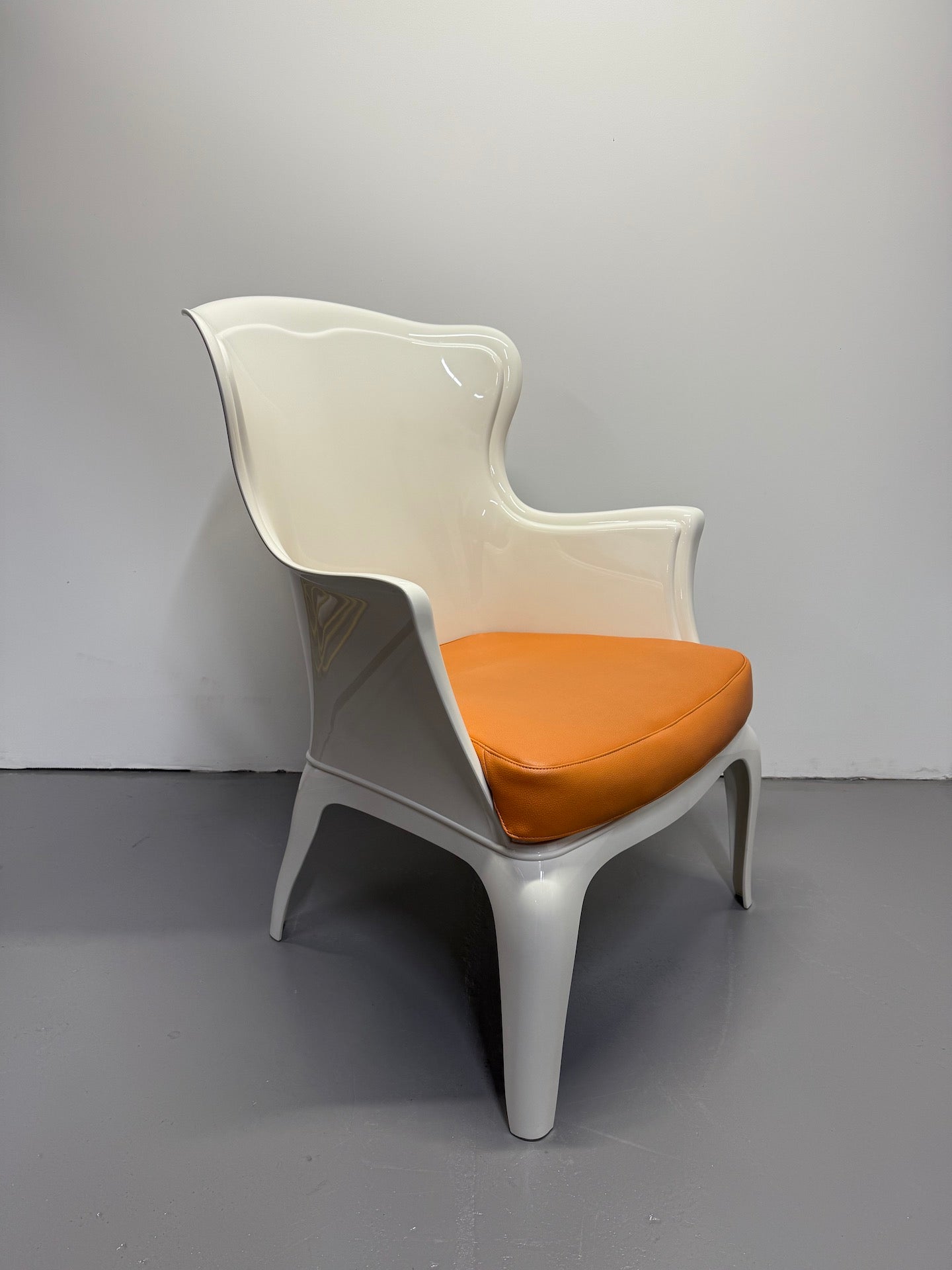 RARE Pedrali Pasha 660 Armchair – Glossy White with Cognac Cushion